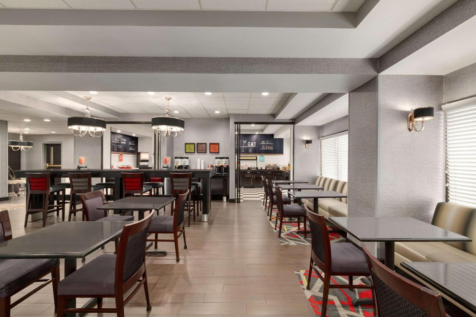 Hampton Inn Greenville-Simpsonville photo 11