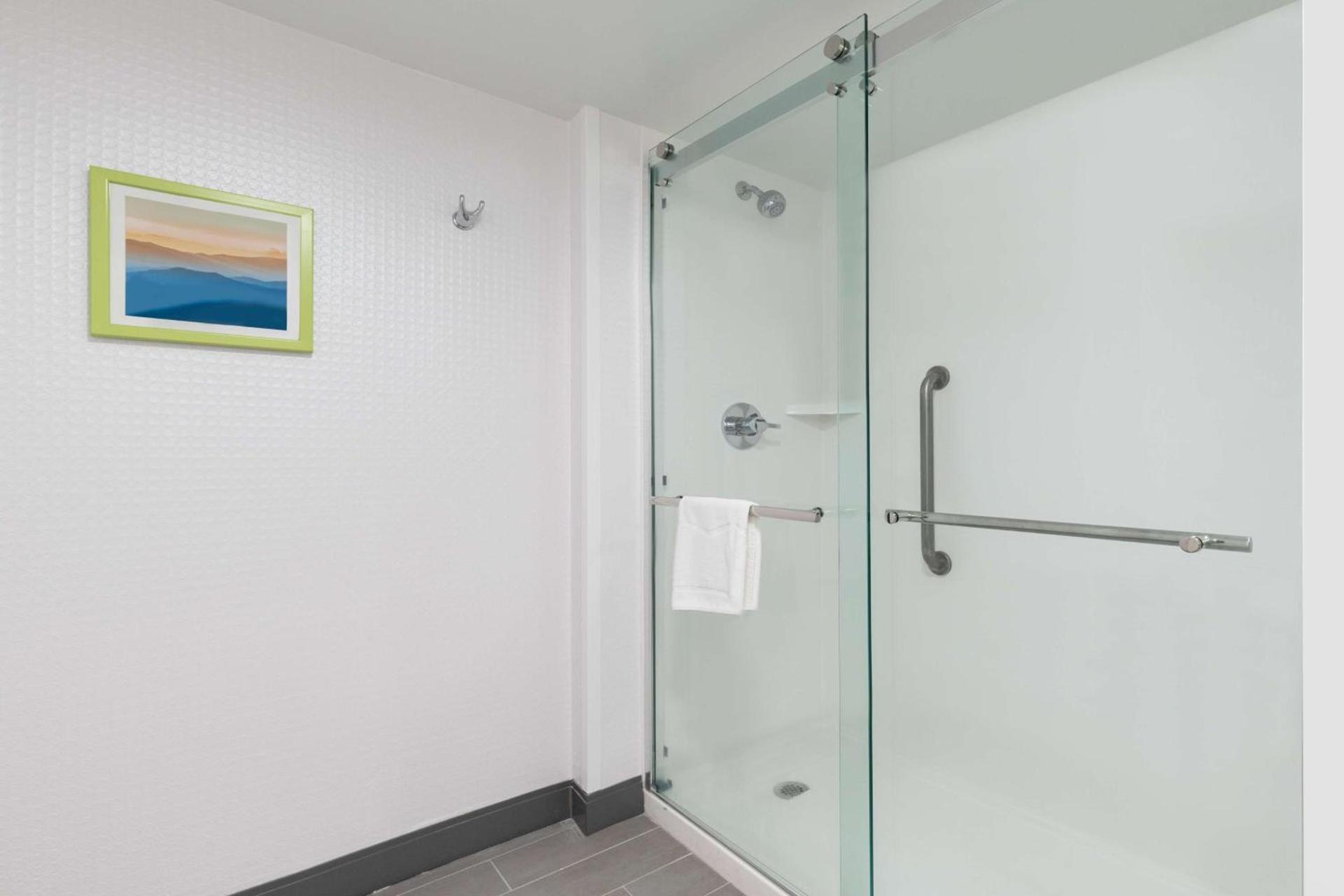 Hampton Inn Greenville-Simpsonville photo 16