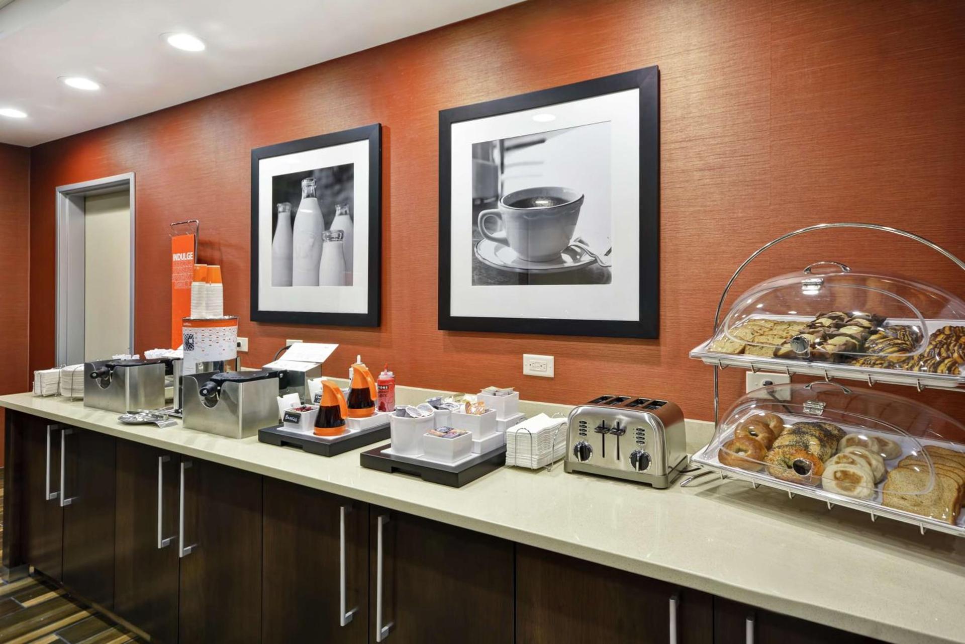 Hampton Inn & Suites Grants Pass photo 13