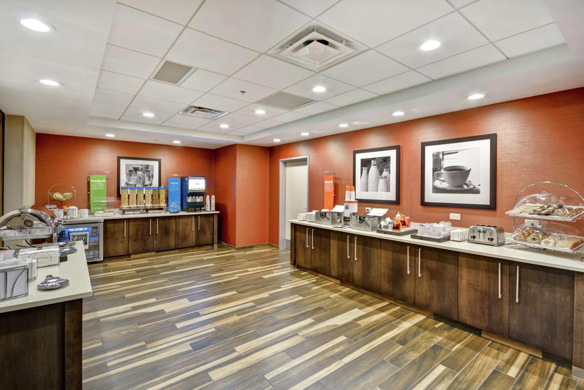 Hampton Inn & Suites Grants Pass photo 14