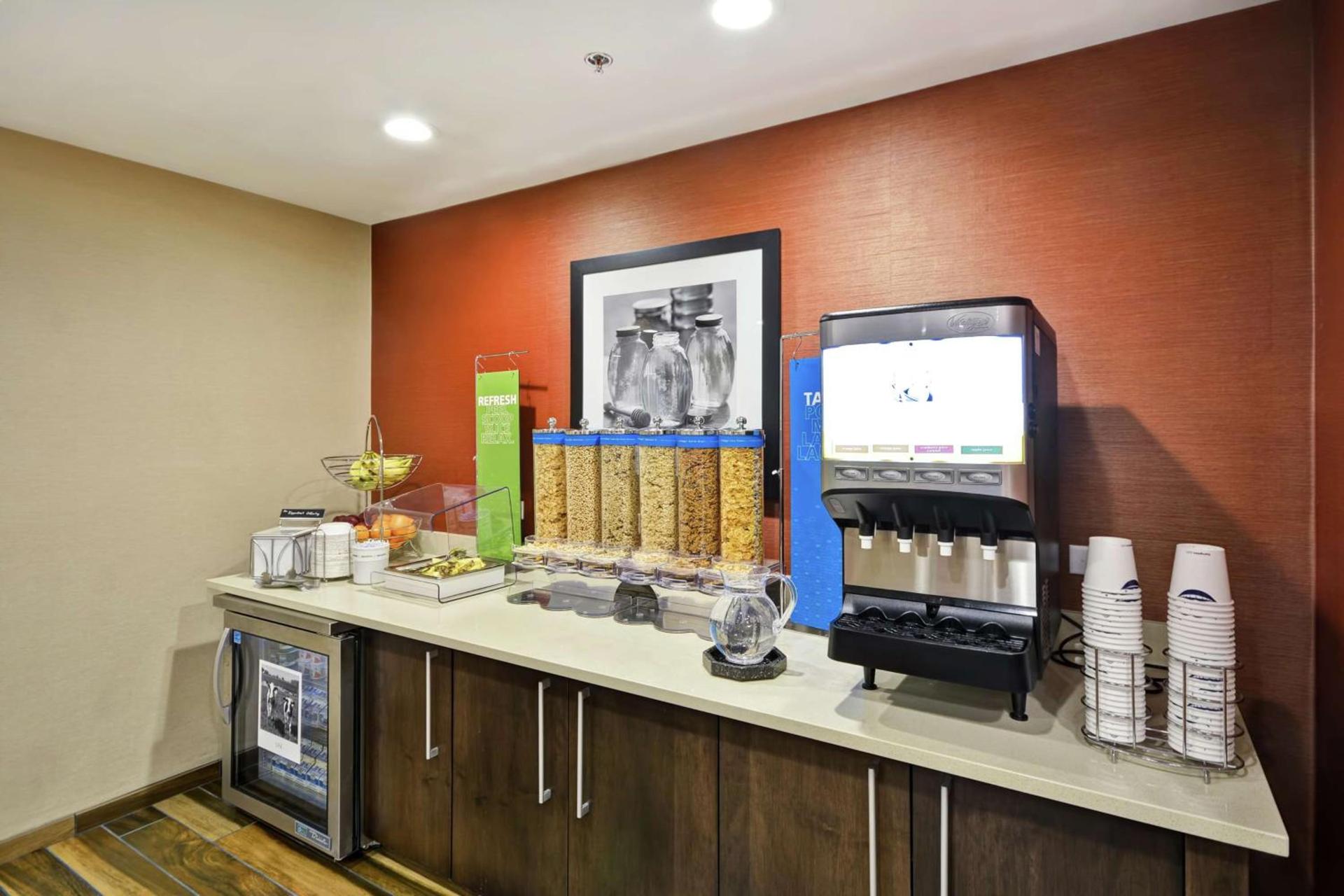 Hampton Inn & Suites Grants Pass photo 17