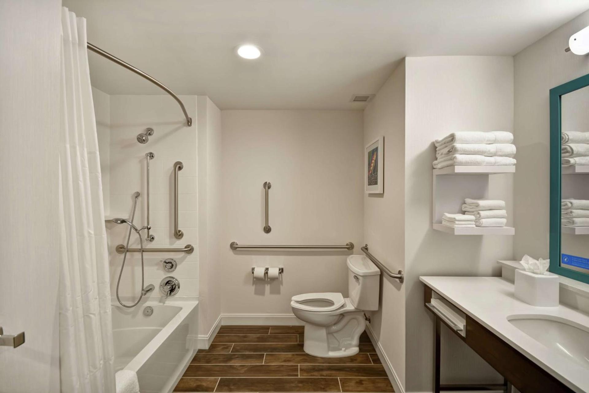 Hampton Inn & Suites Grants Pass photo 24