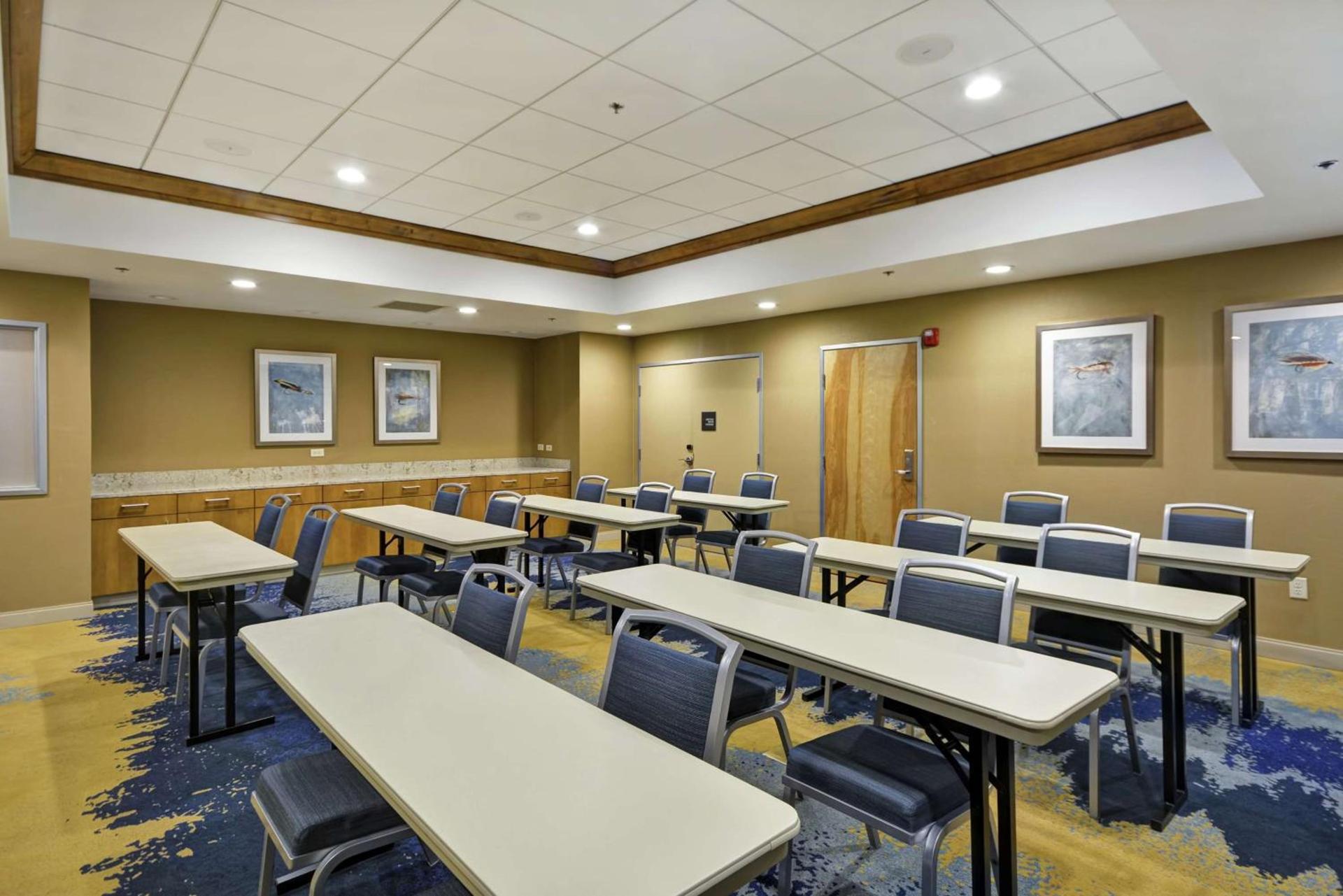 Hampton Inn & Suites Grants Pass photo 40