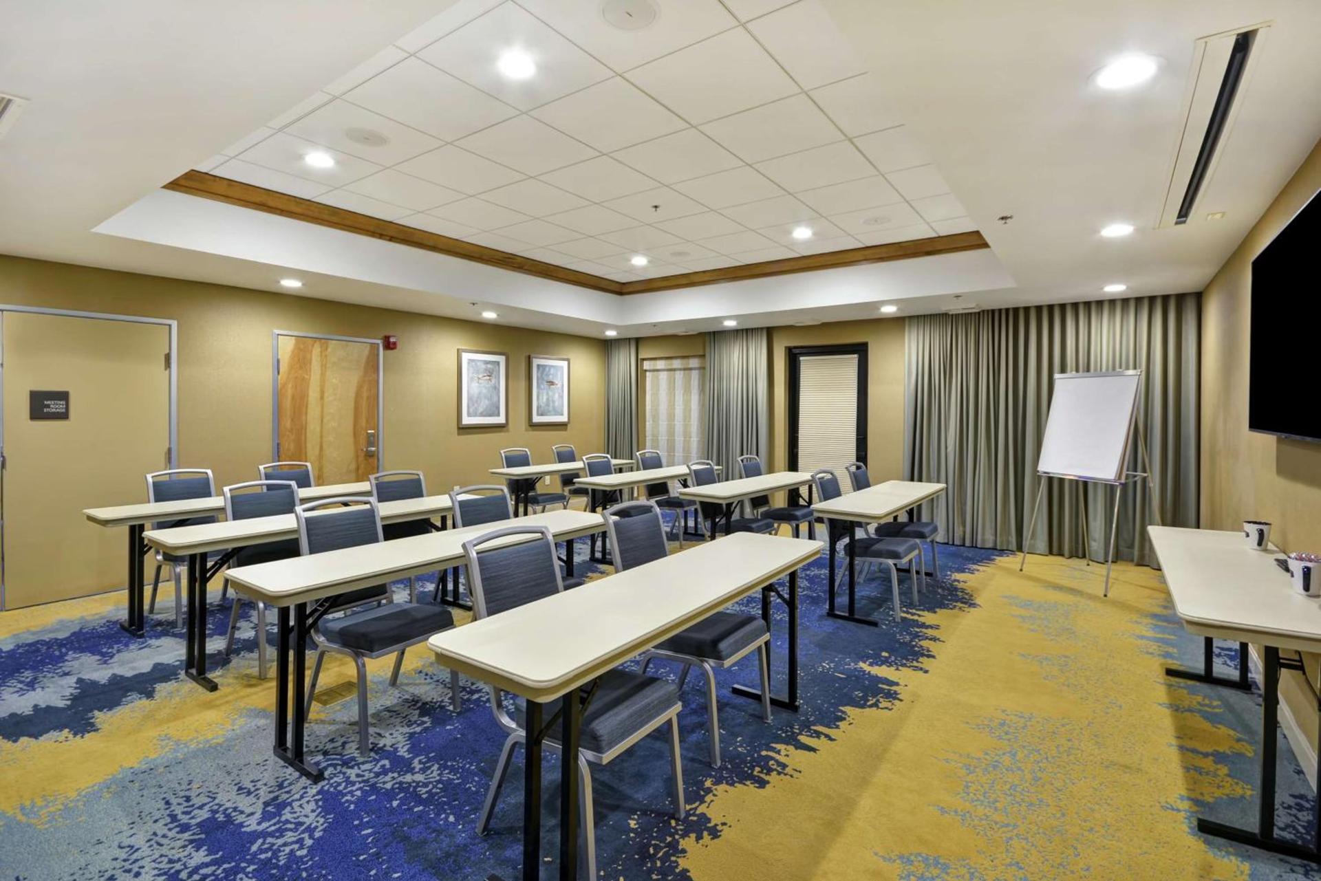 Hampton Inn & Suites Grants Pass photo 41