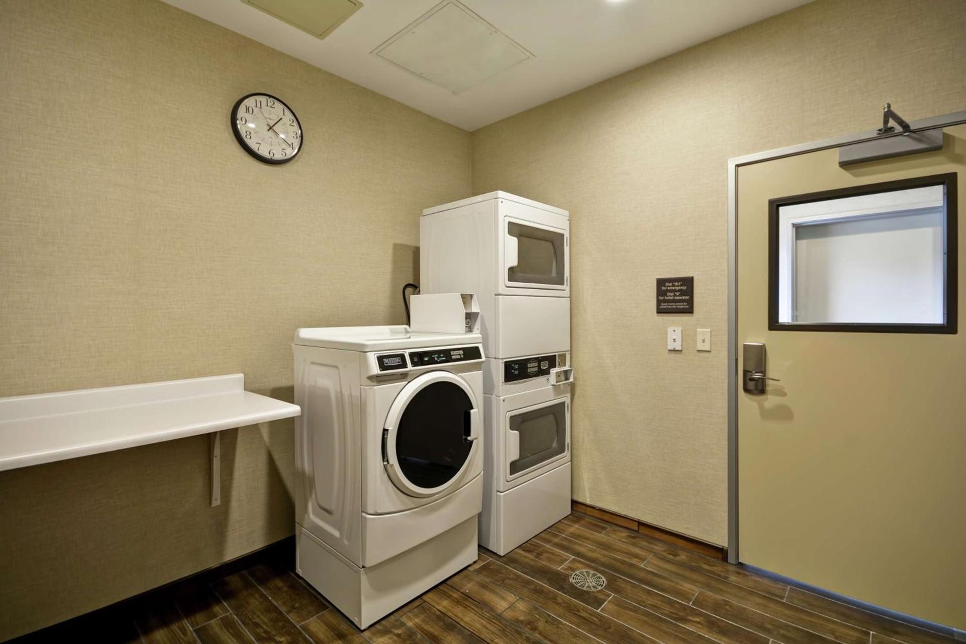 Hampton Inn & Suites Grants Pass photo 42