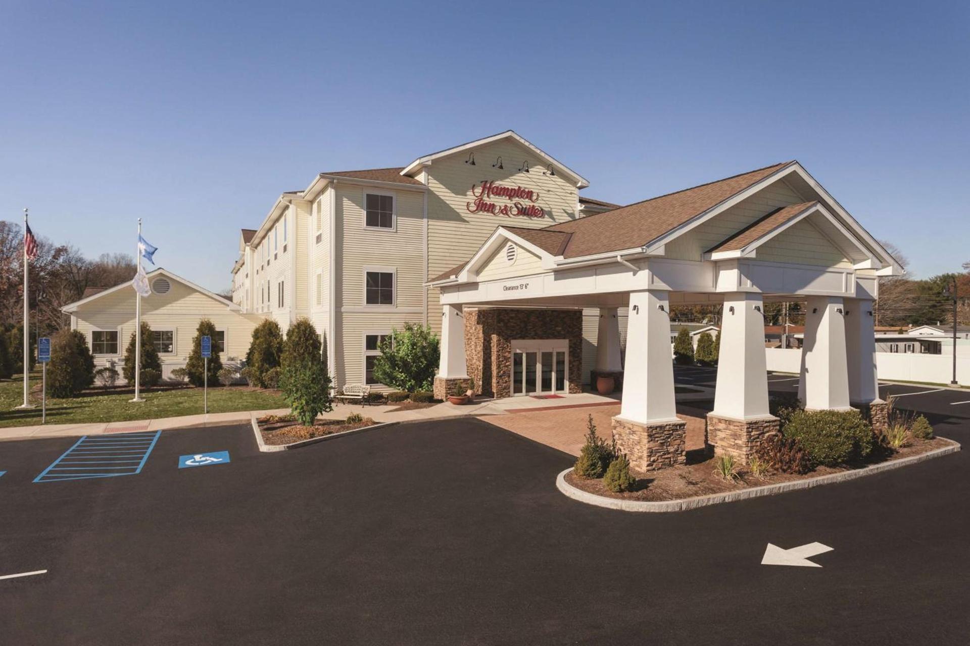 Hampton Inn & Suites Mystic — hotel in Mystic
