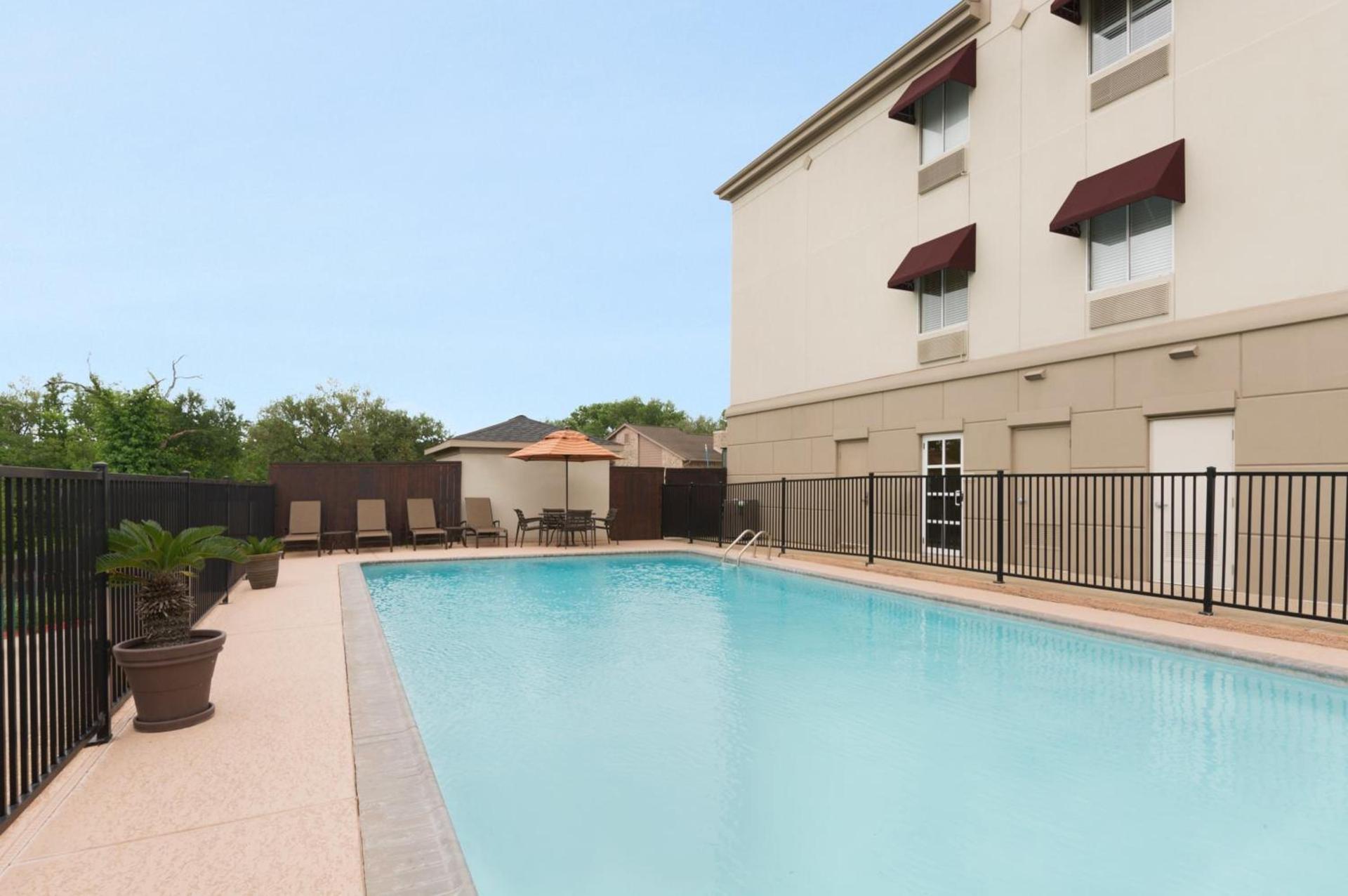 Hawthorn Extended Stay by Wyndham College Station photo 20