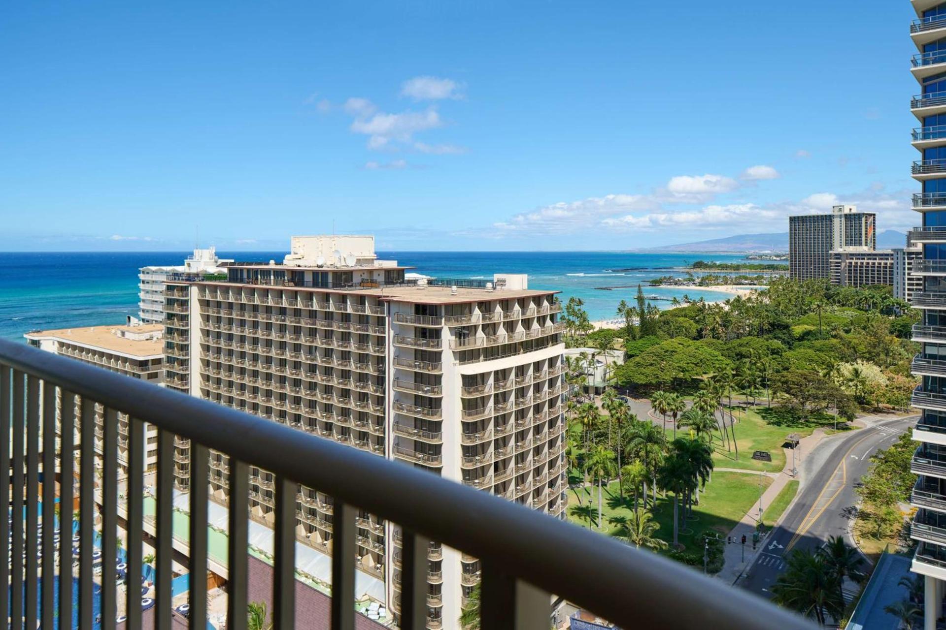 Embassy Suites by Hilton Waikiki Beach Walk photo 10