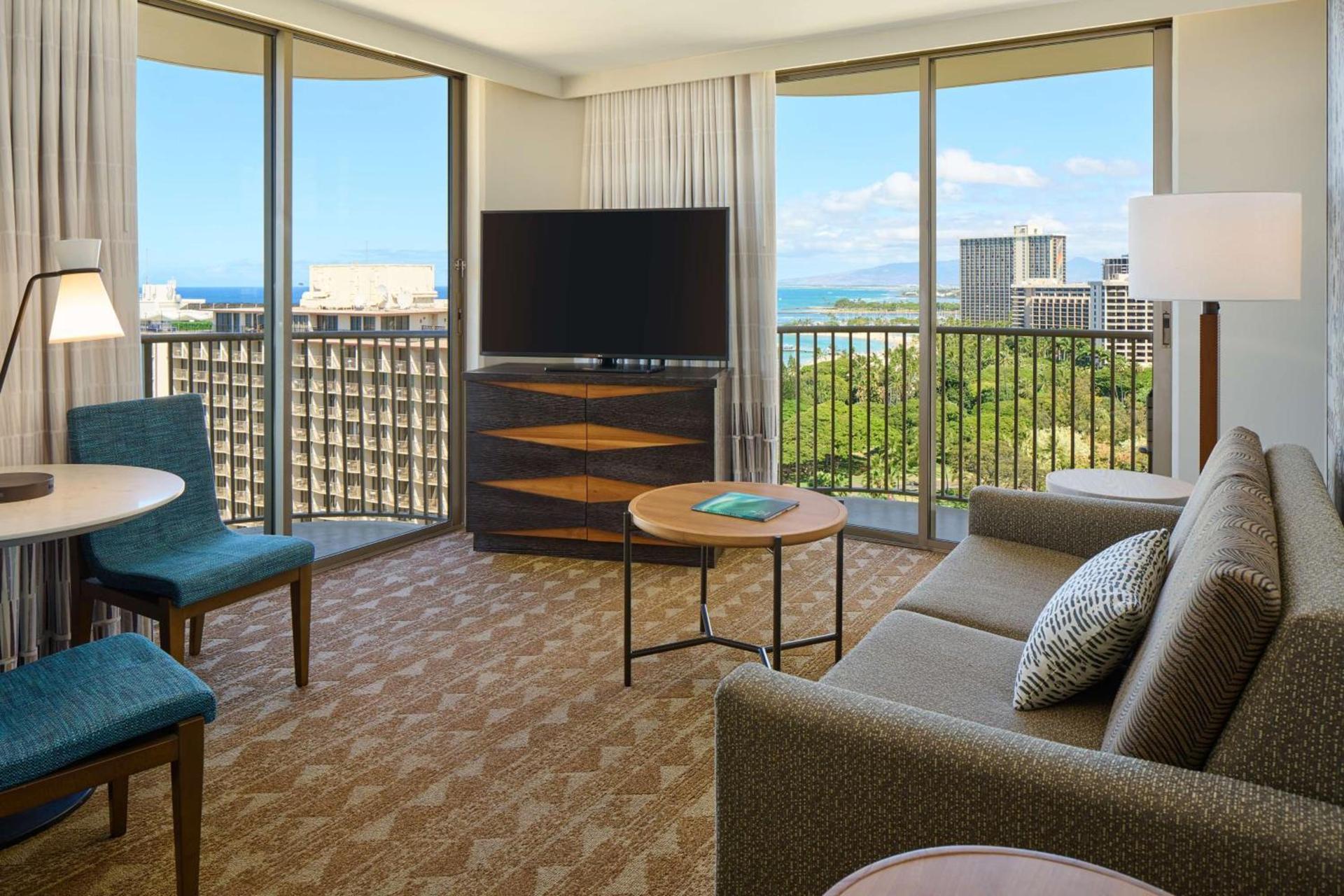 Embassy Suites by Hilton Waikiki Beach Walk photo 12