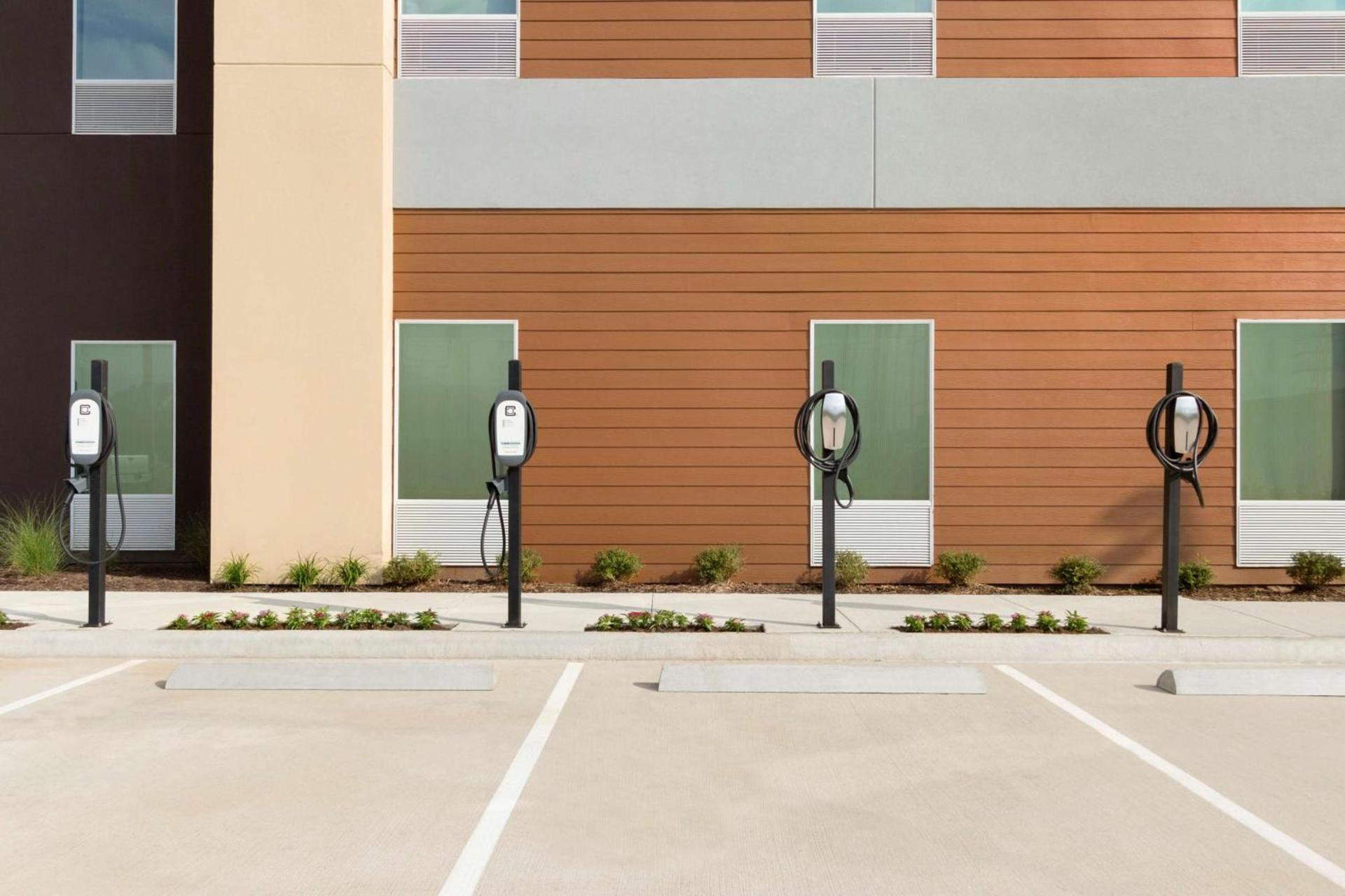 Home2 Suites by Hilton Houston Stafford - Sugar Land photo 5
