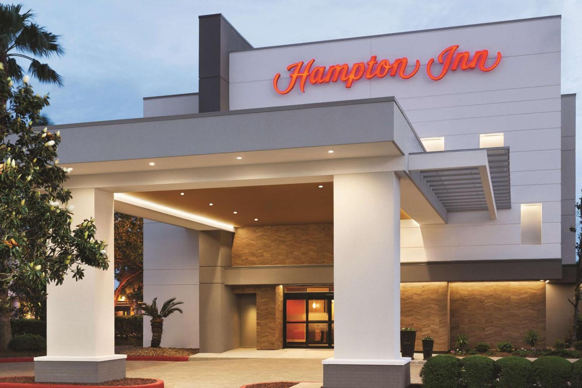 Hampton Inn - Houston/Brookhollow photo 2