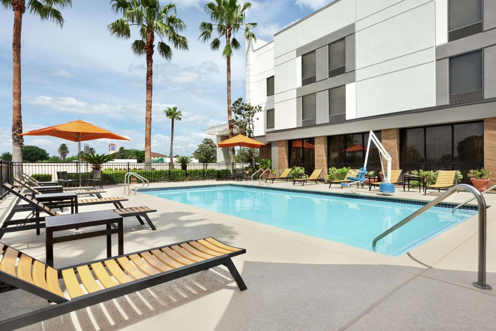 Hampton Inn - Houston/Brookhollow photo 6