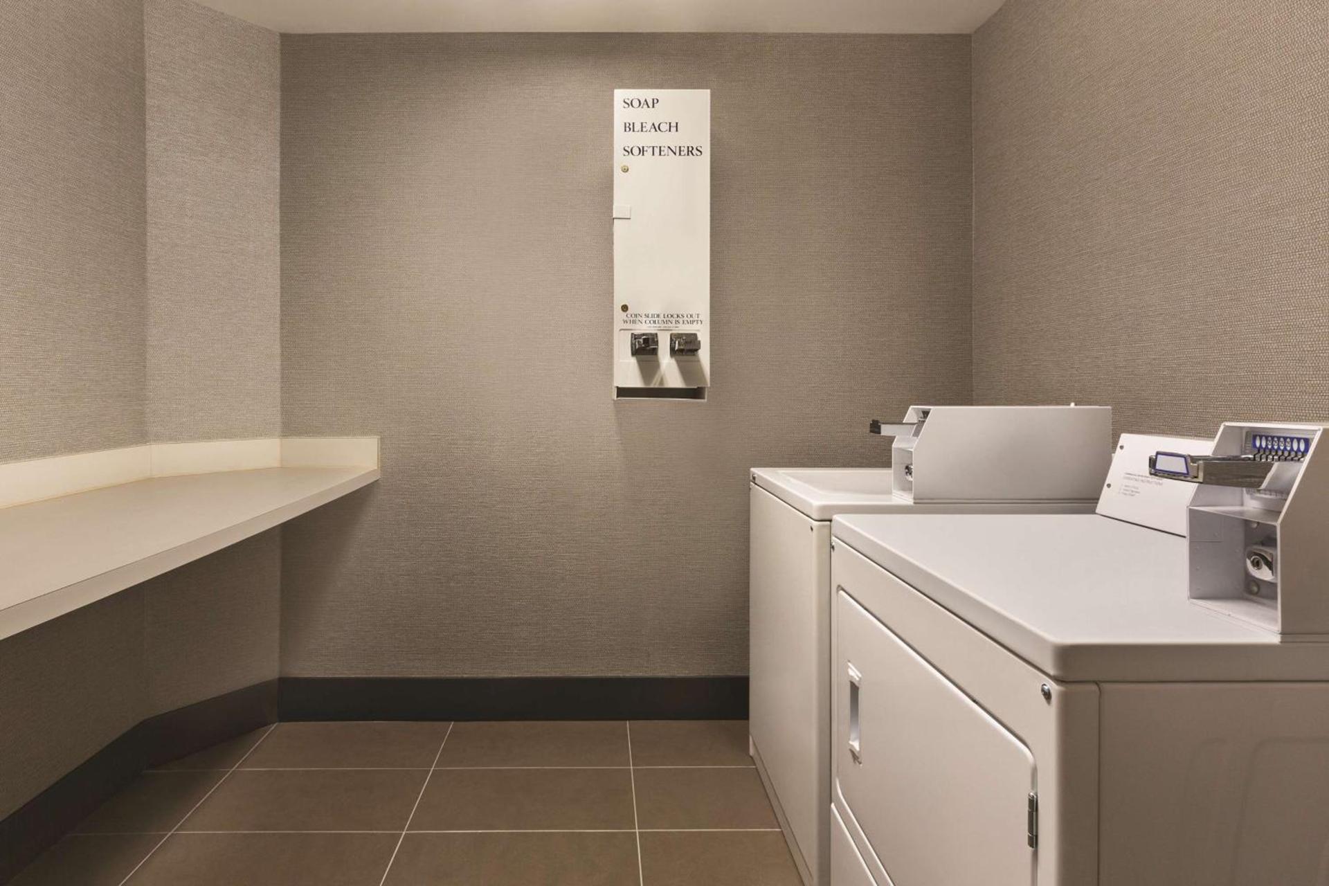 Hampton Inn - Houston/Brookhollow photo 45