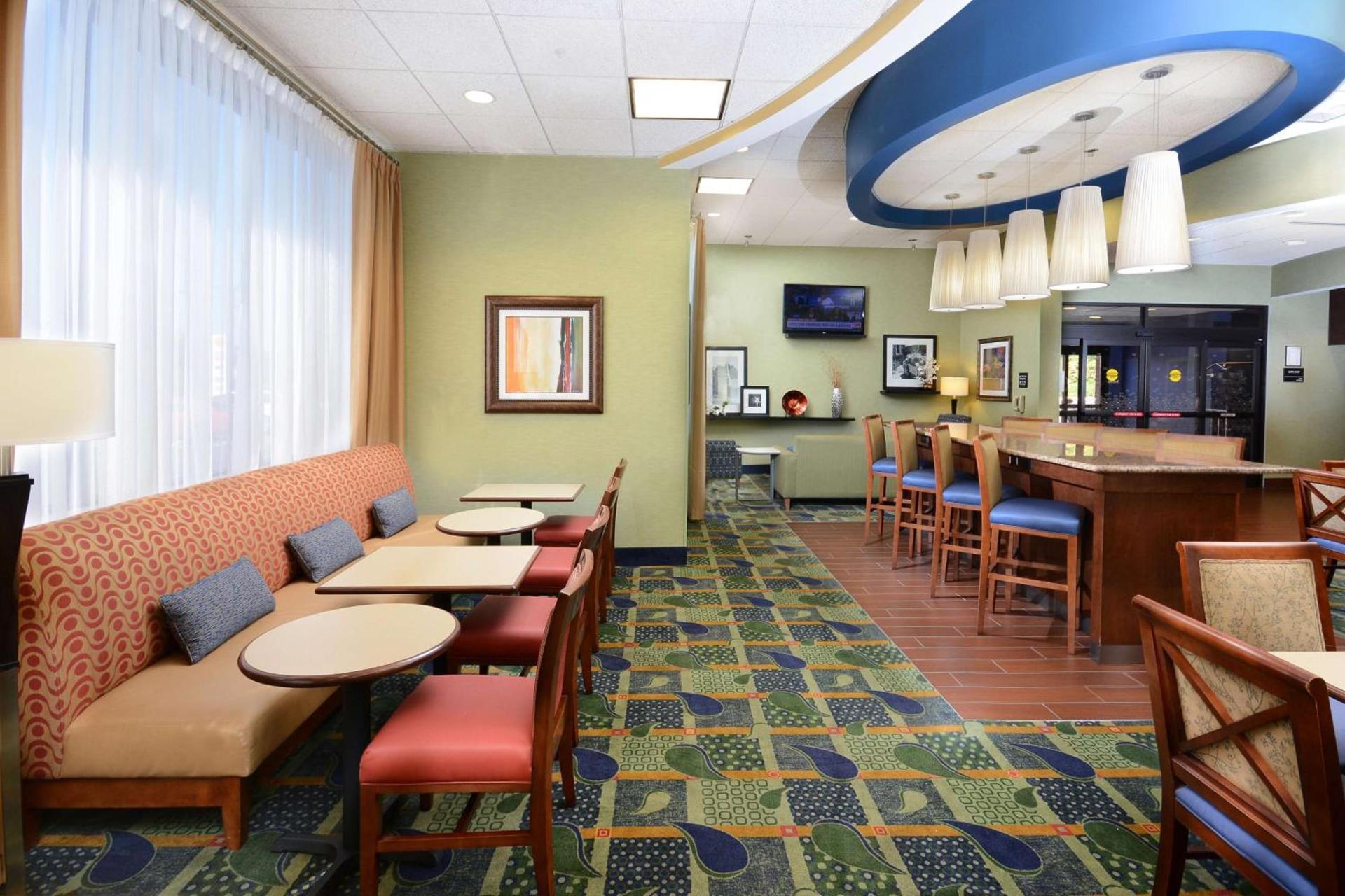 Hampton Inn High Point photo 4