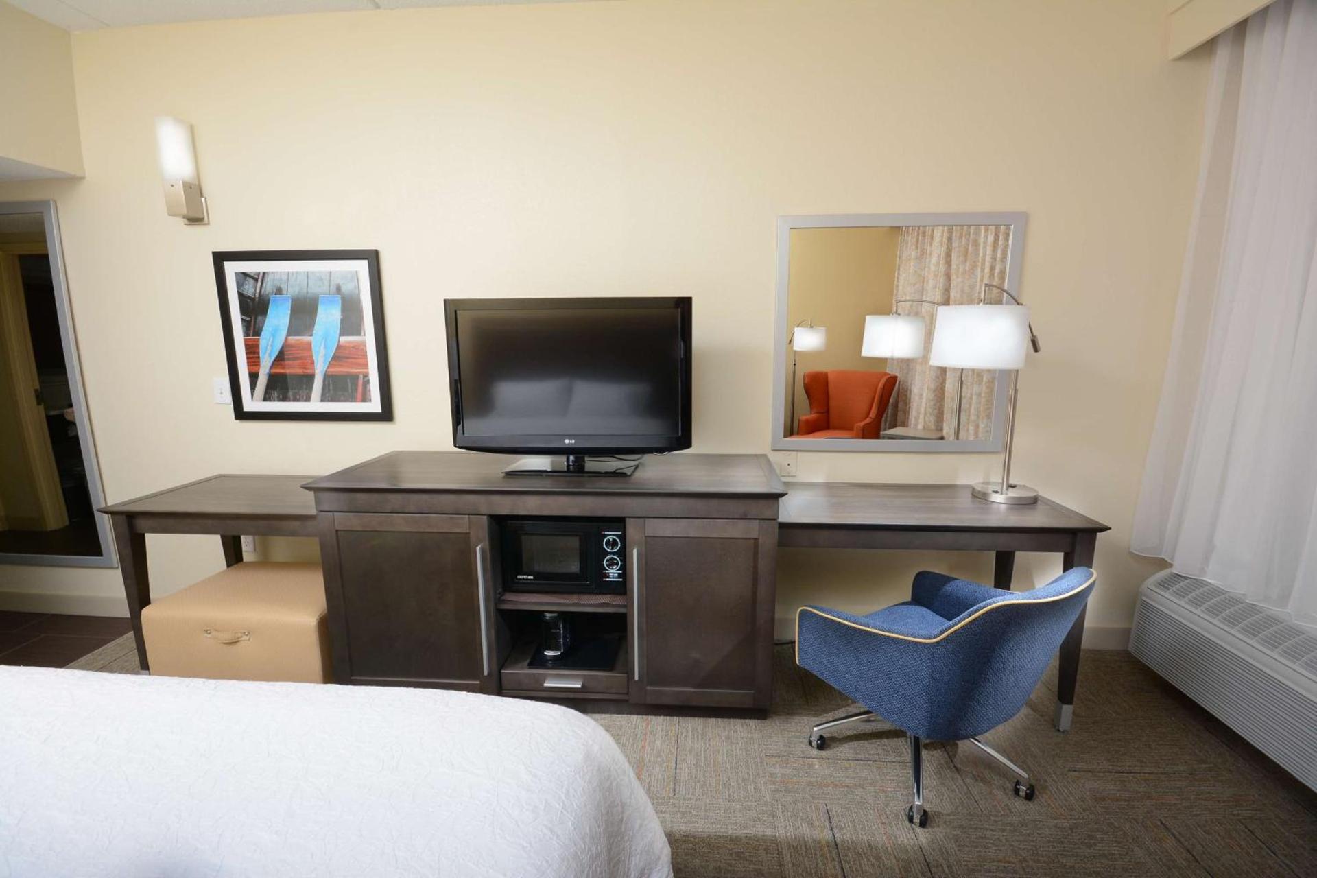 Hampton Inn High Point photo 17