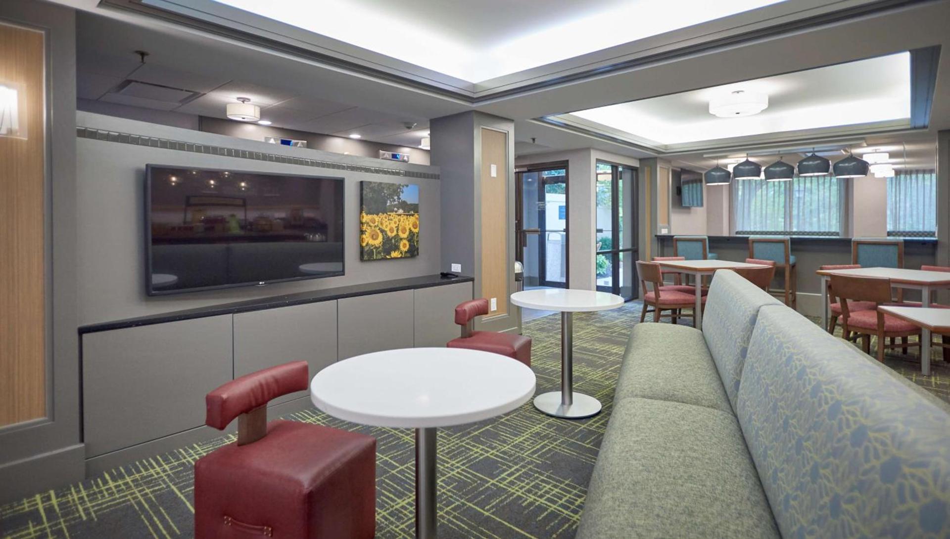 Hampton Inn by Hilton Harrisburg West photo 10
