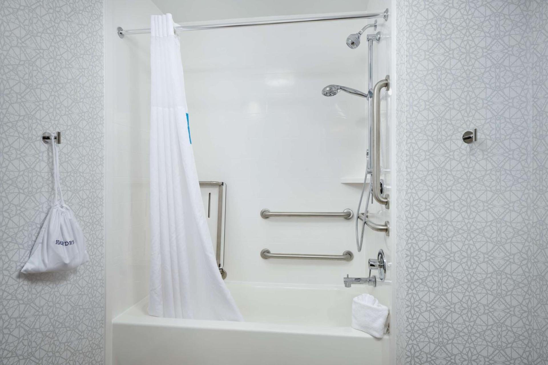 Hampton Inn Wilmington-Medical Park photo 35