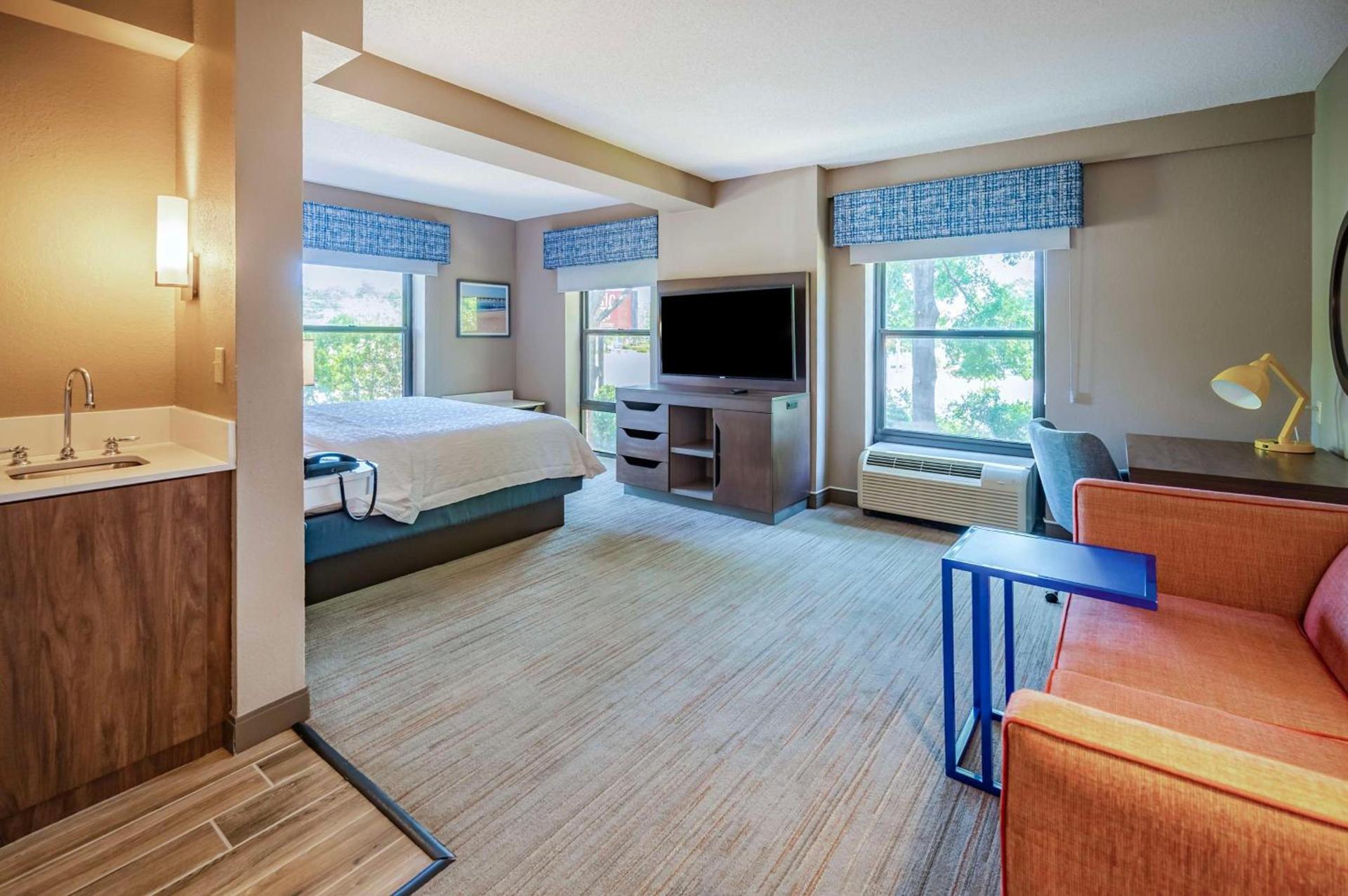 Hampton Inn Wilmington-Medical Park photo 43