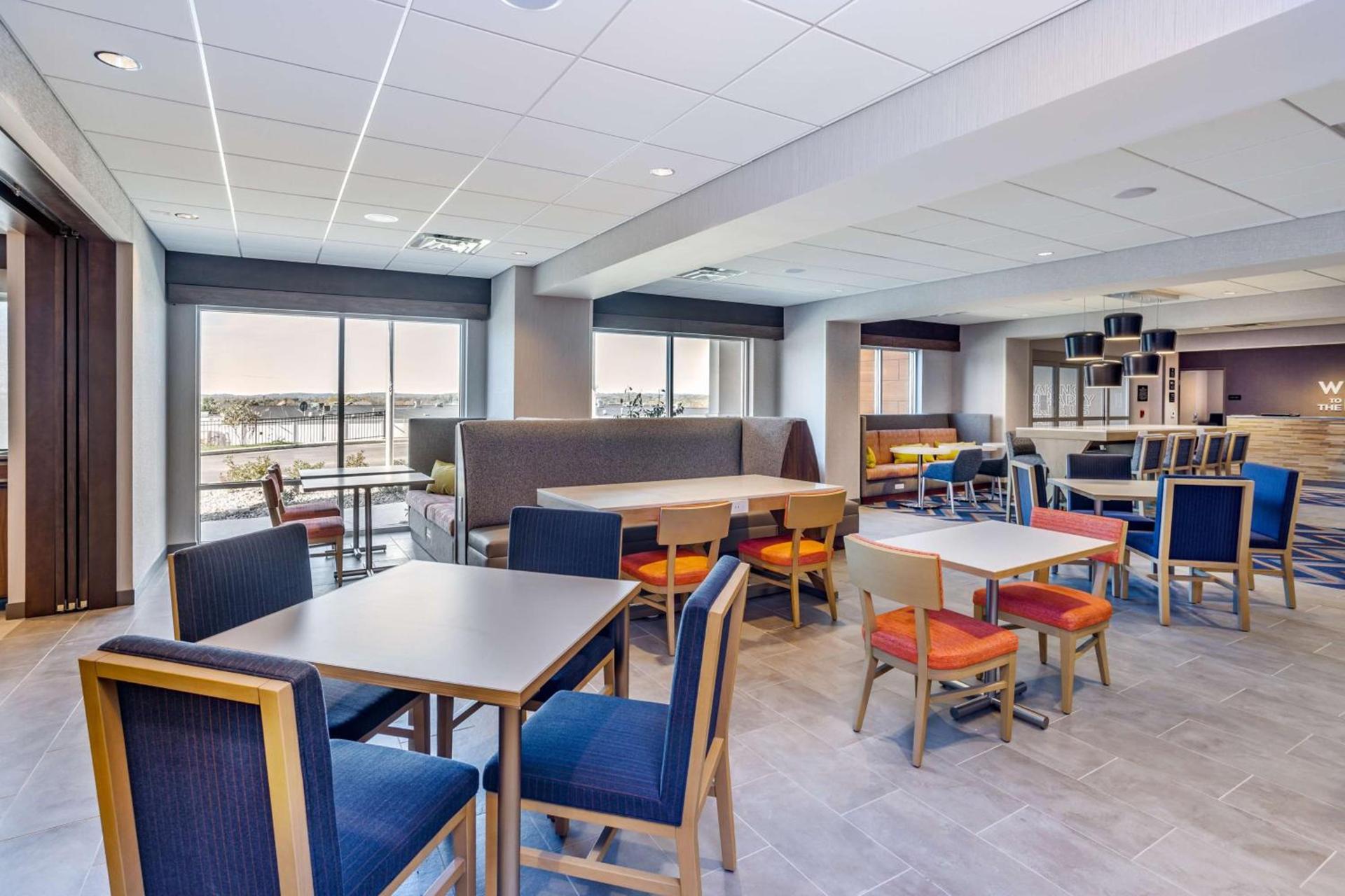 Hampton Inn Bedford In, In photo 9