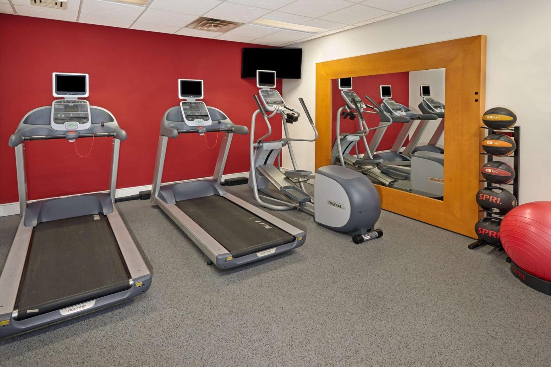 Homewood Suites by Hilton Indianapolis At The Crossing photo 9