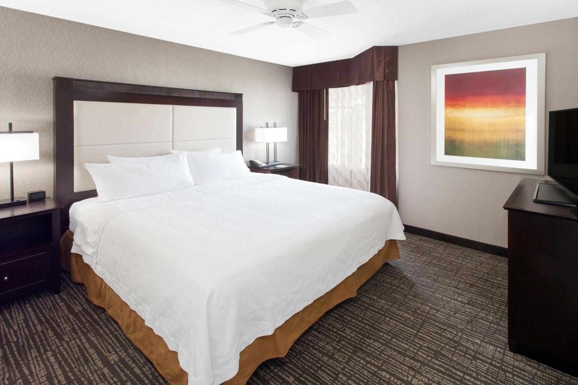 Homewood Suites by Hilton Indianapolis At The Crossing photo 10