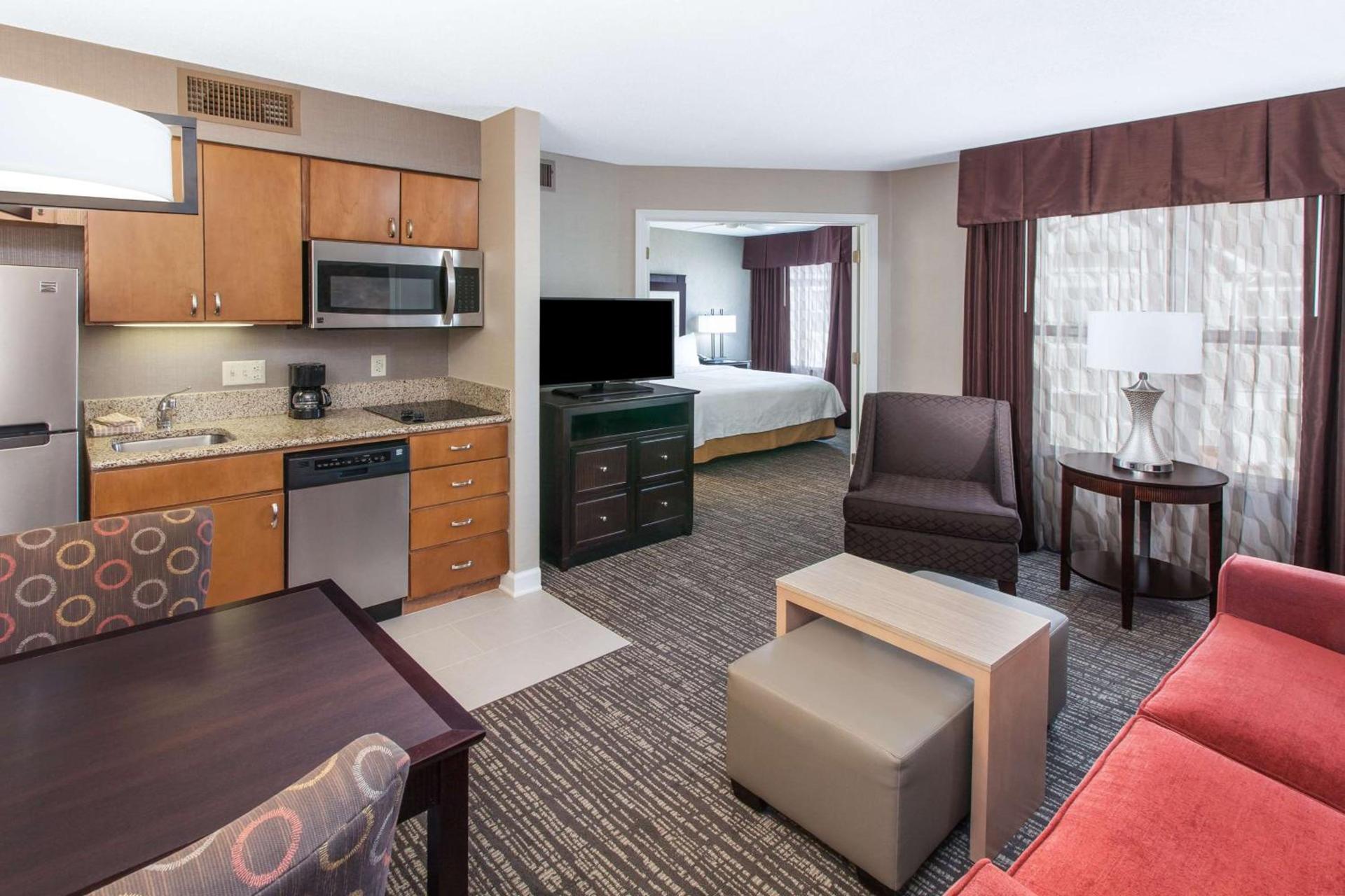 Homewood Suites by Hilton Indianapolis At The Crossing photo 12