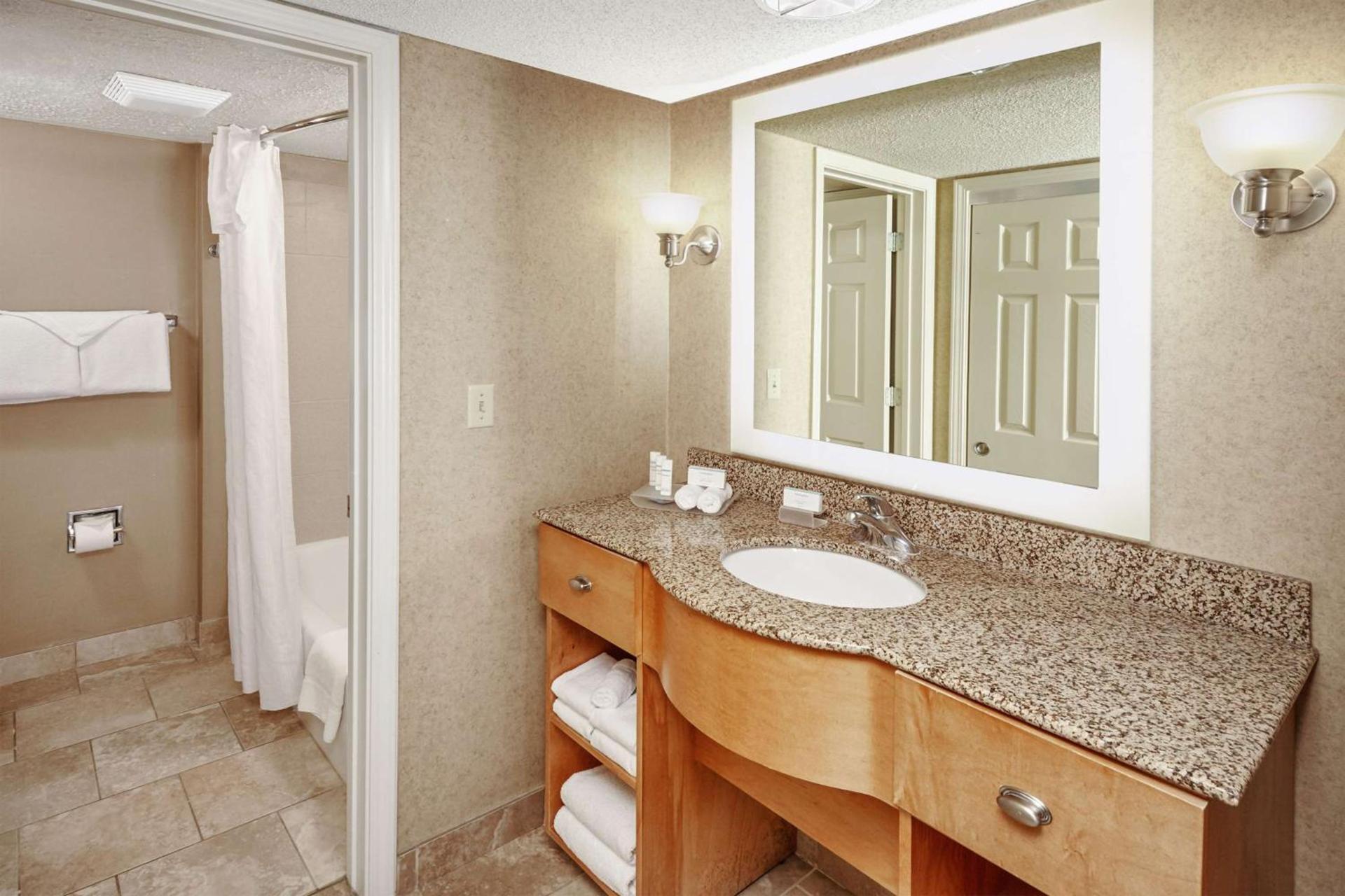 Homewood Suites by Hilton Indianapolis At The Crossing photo 20