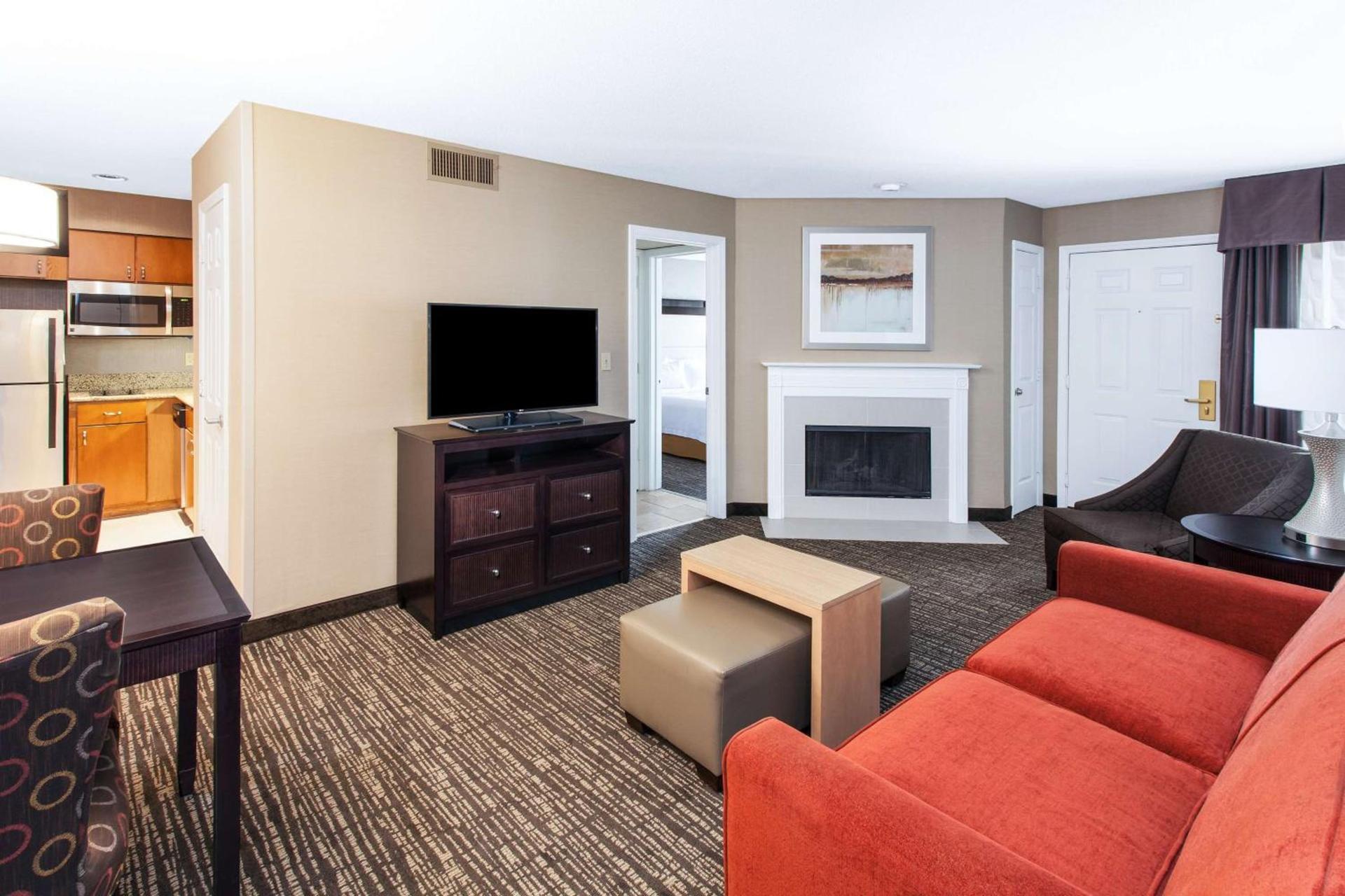 Homewood Suites by Hilton Indianapolis At The Crossing photo 25