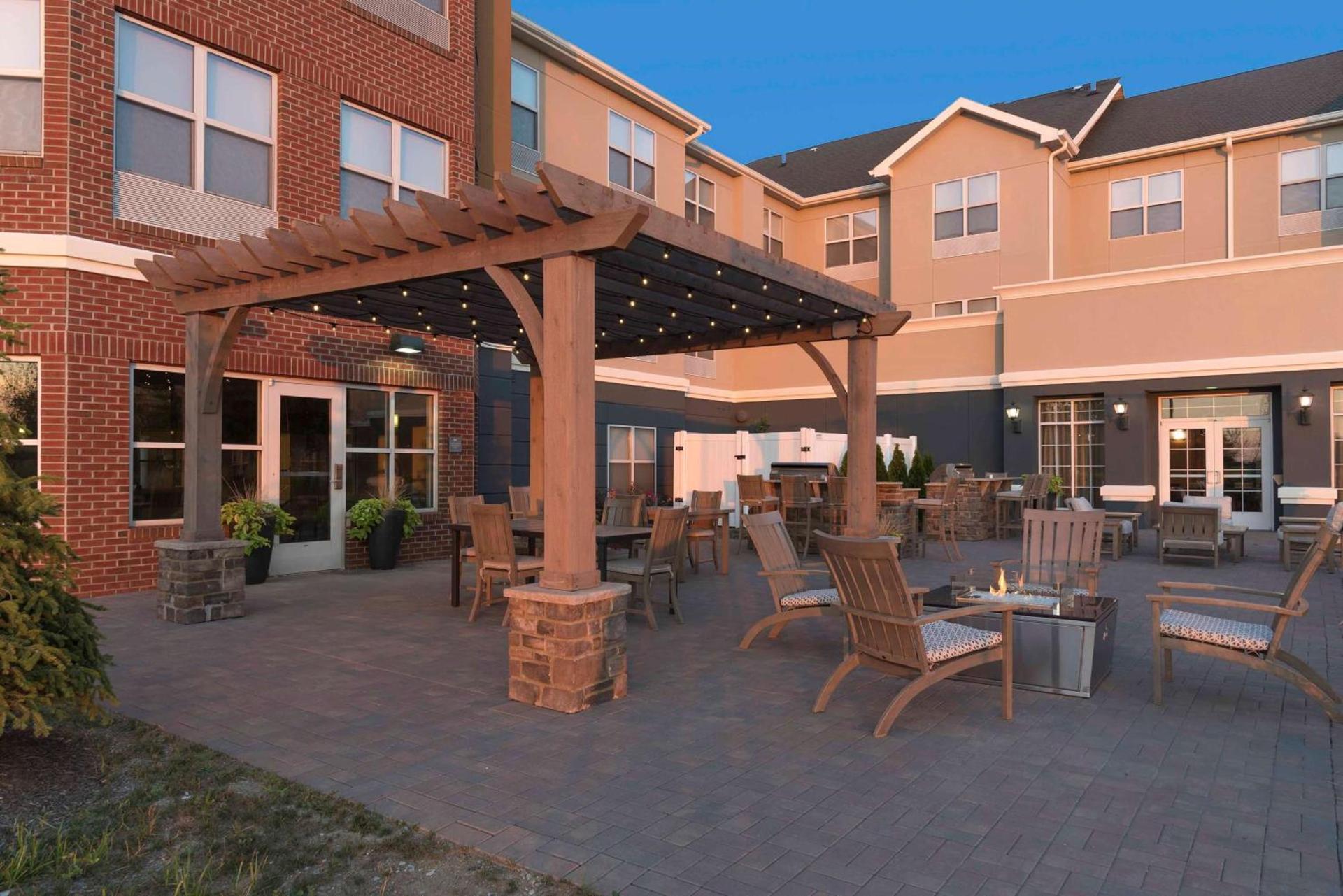 Homewood Suites by Hilton Indianapolis Airport / Plainfield photo 4