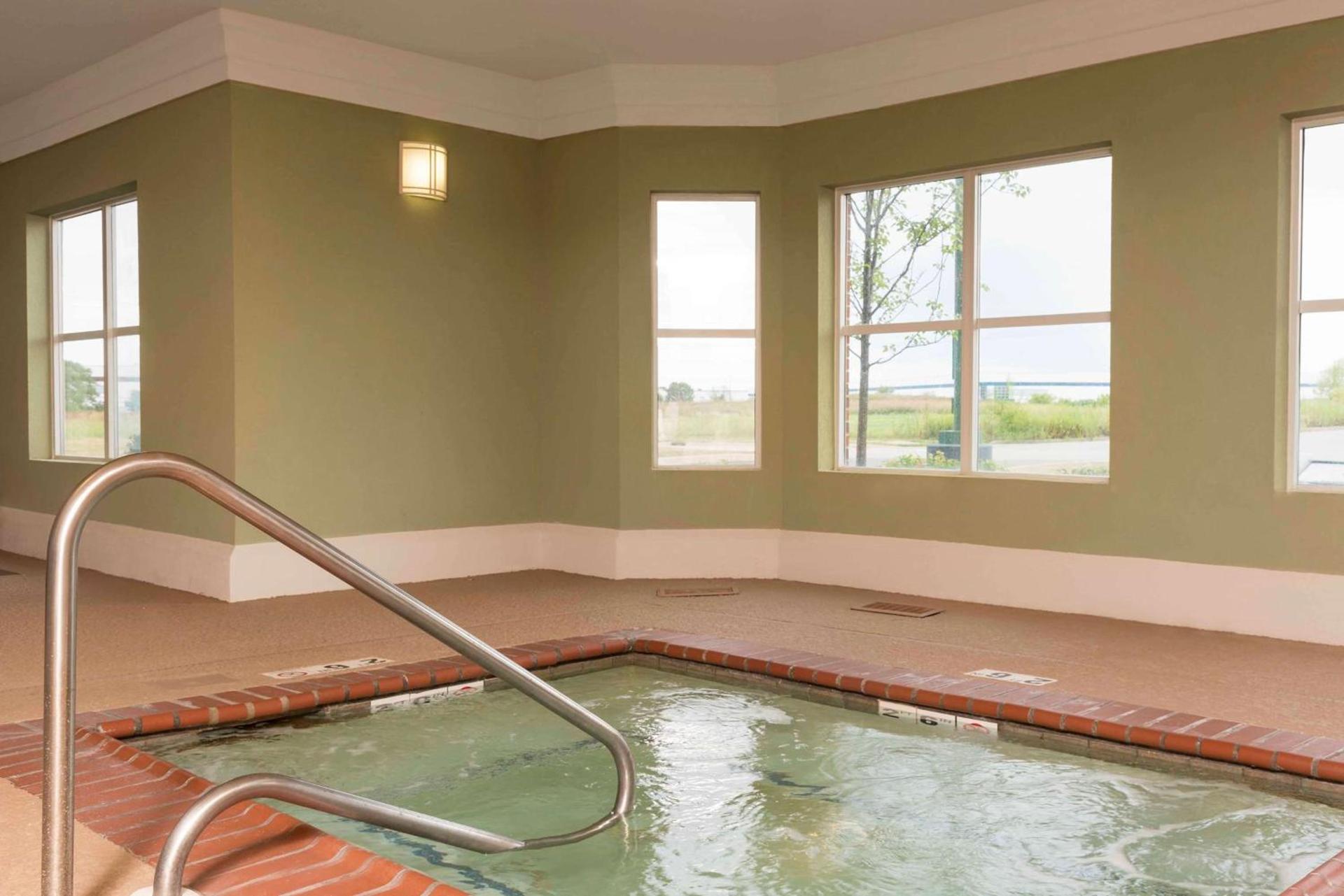 Homewood Suites by Hilton Indianapolis Airport / Plainfield photo 8