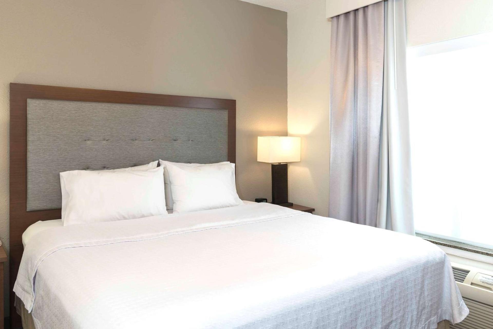 Homewood Suites by Hilton Indianapolis Airport / Plainfield photo 18