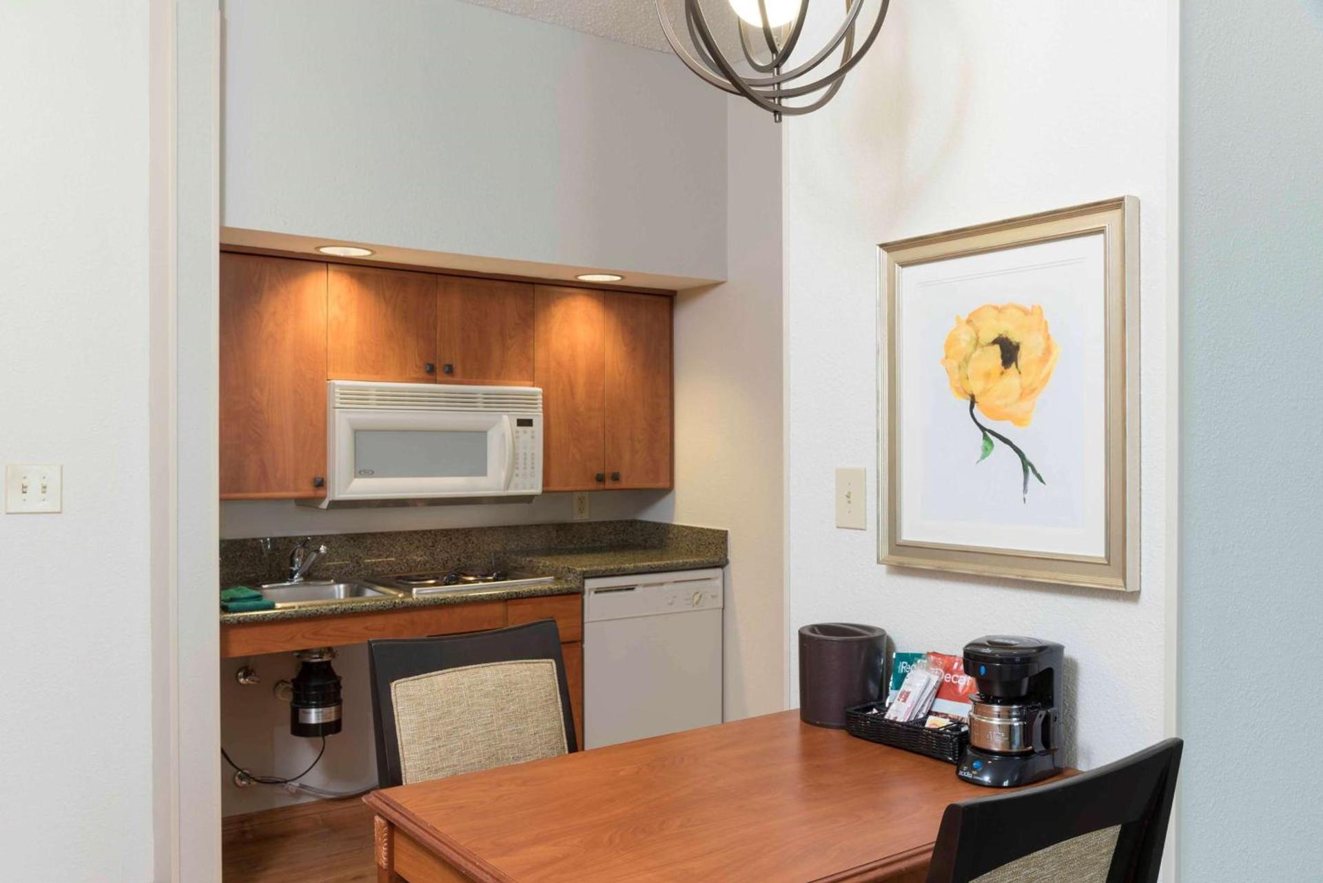 Homewood Suites by Hilton Indianapolis Airport / Plainfield photo 22