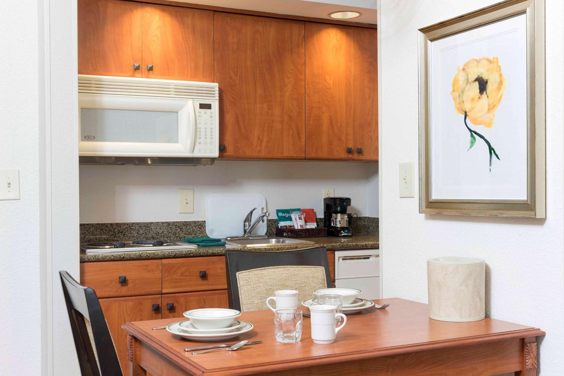 Homewood Suites by Hilton Indianapolis Airport / Plainfield photo 26