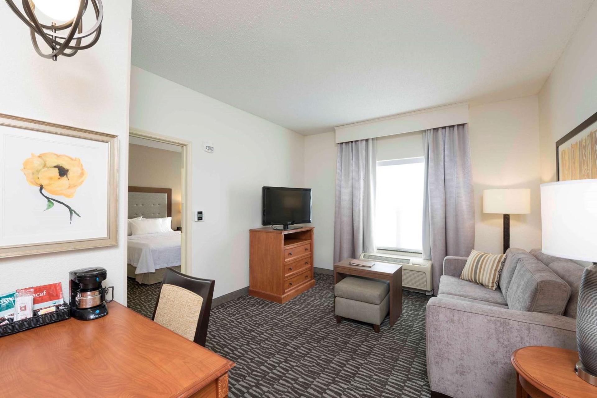 Homewood Suites by Hilton Indianapolis Airport / Plainfield photo 30