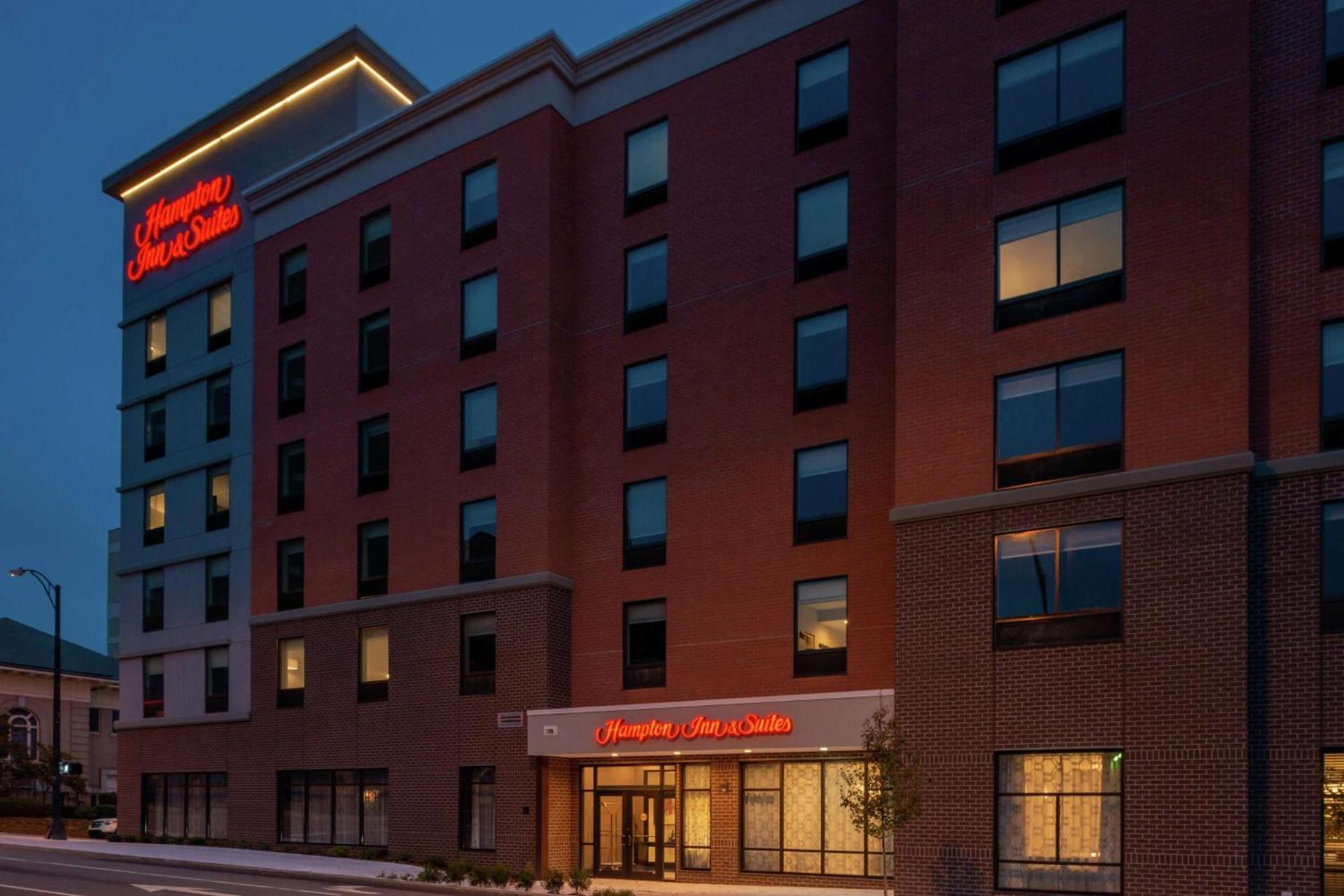 Hampton Inn & Suites Winston-Salem Downtown photo 20