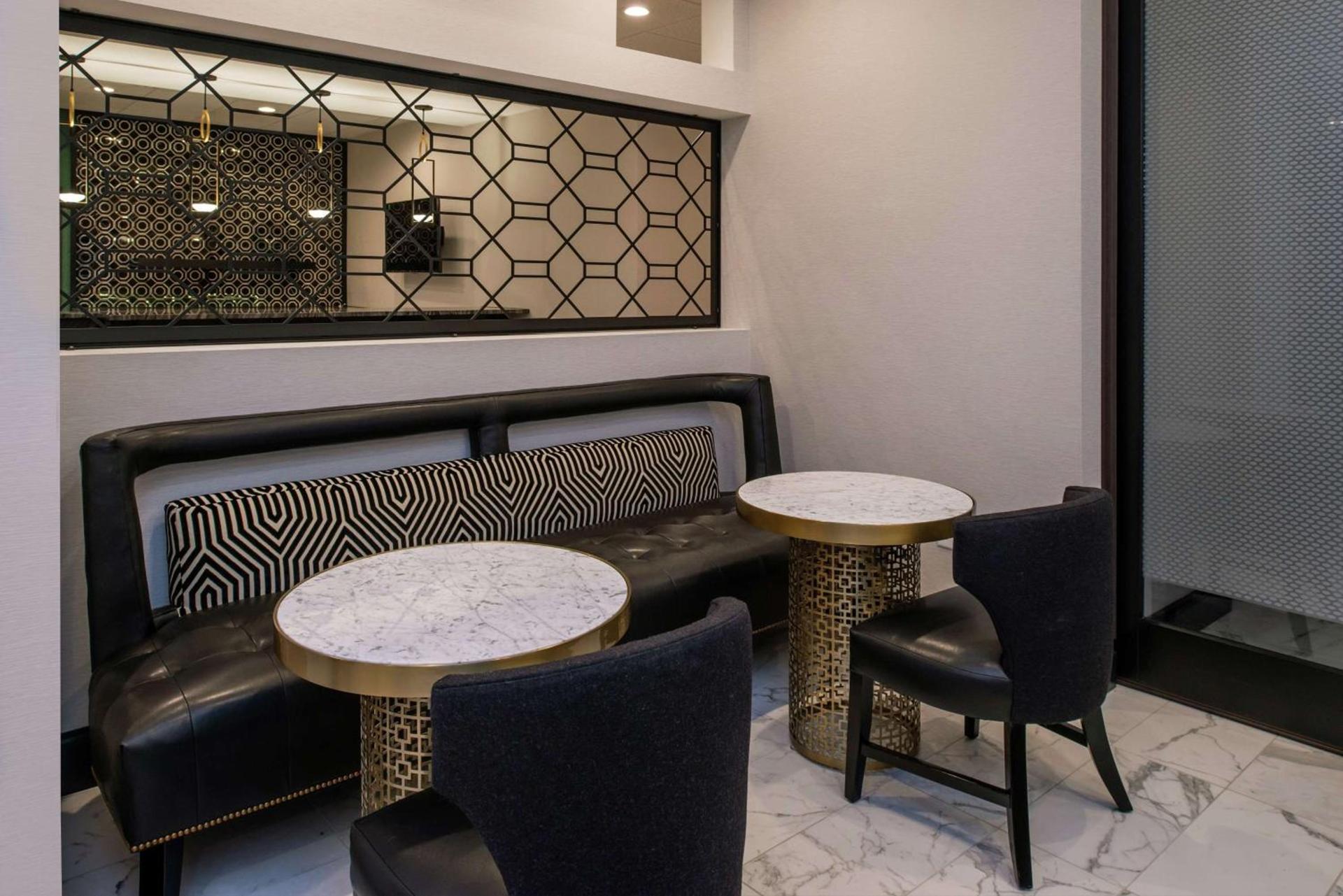 Hampton Inn & Suites Winston-Salem Downtown photo 33
