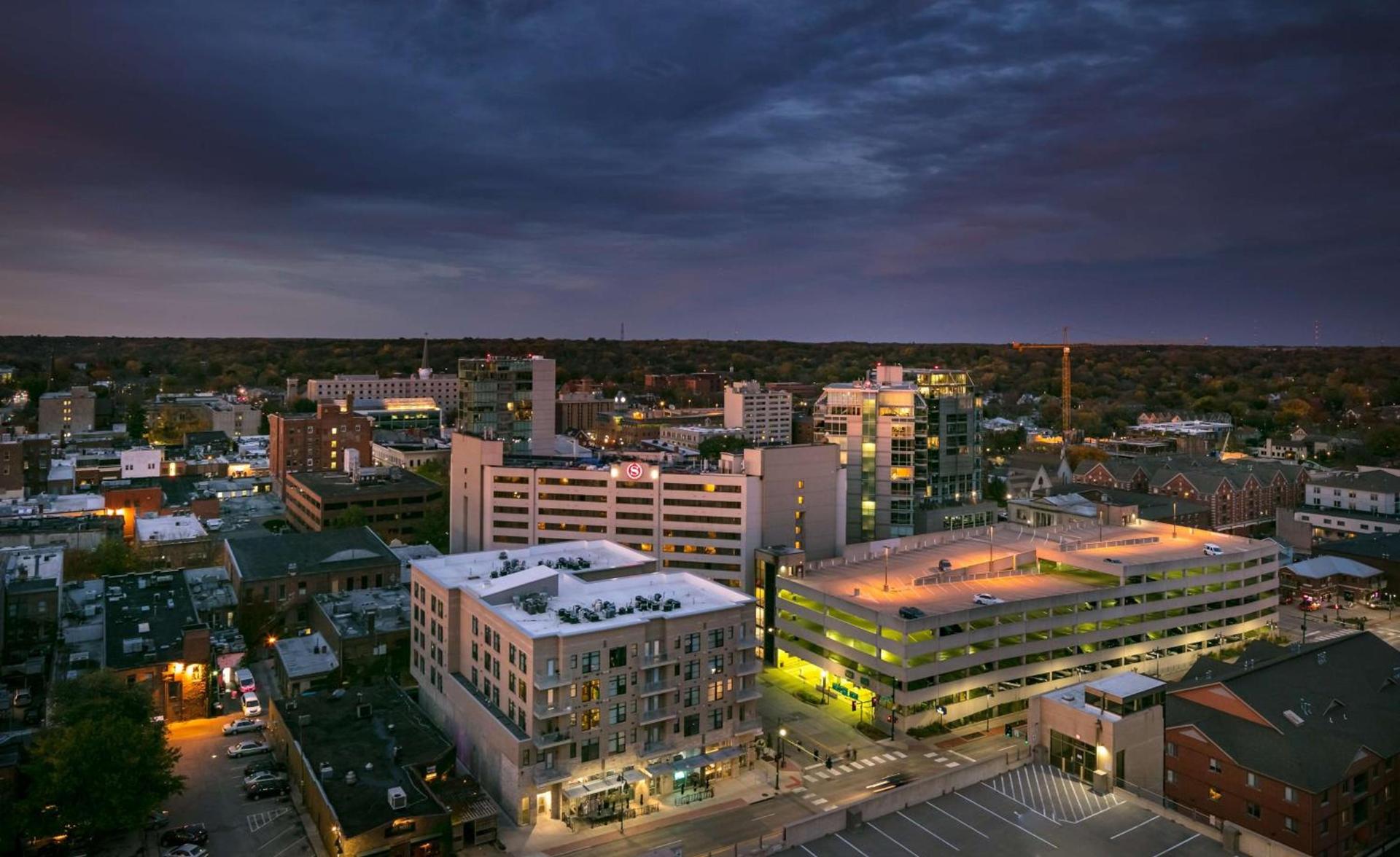 Hilton Garden Inn Iowa City Downtown University photo 2