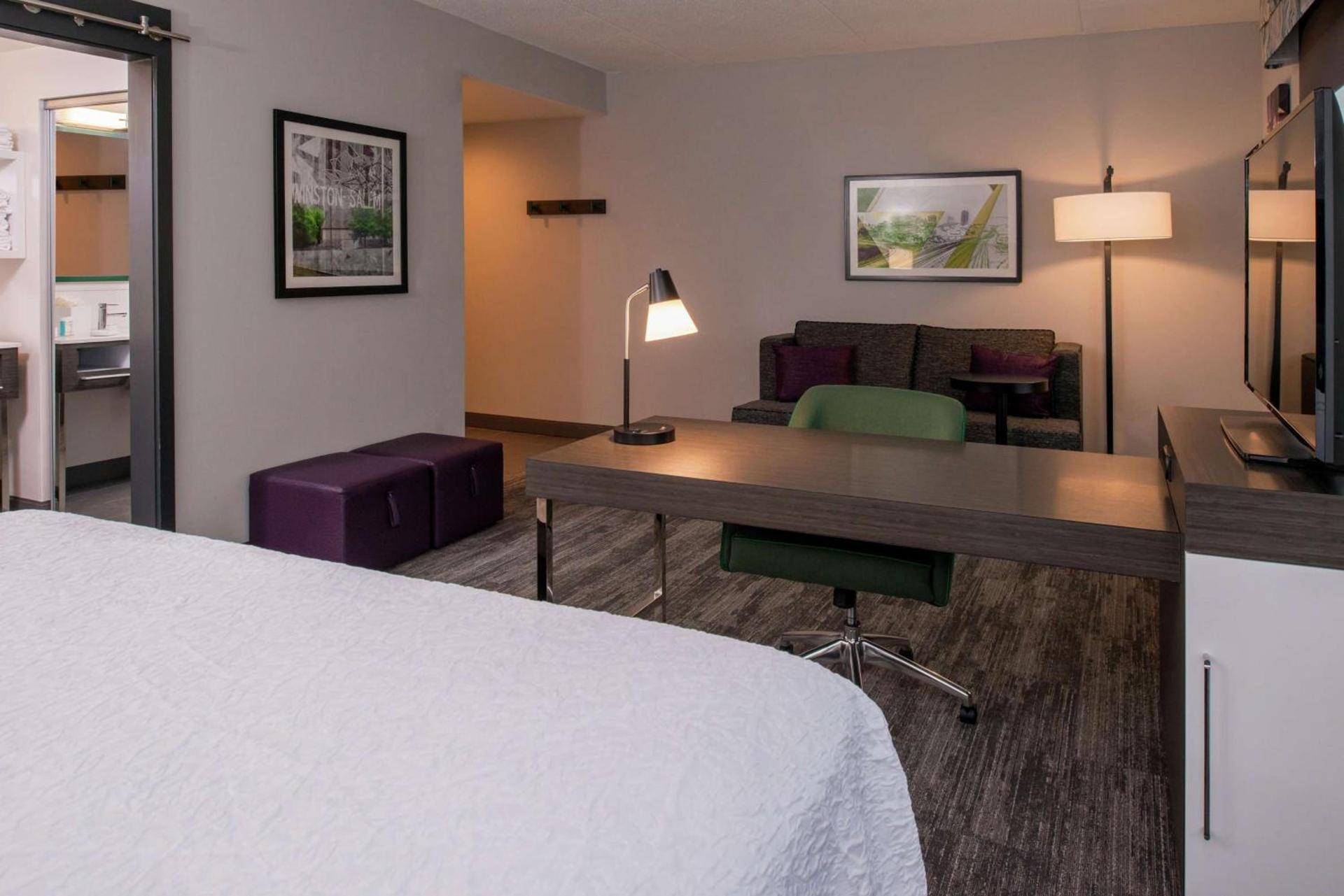 Hampton Inn & Suites Winston-Salem Downtown photo 42