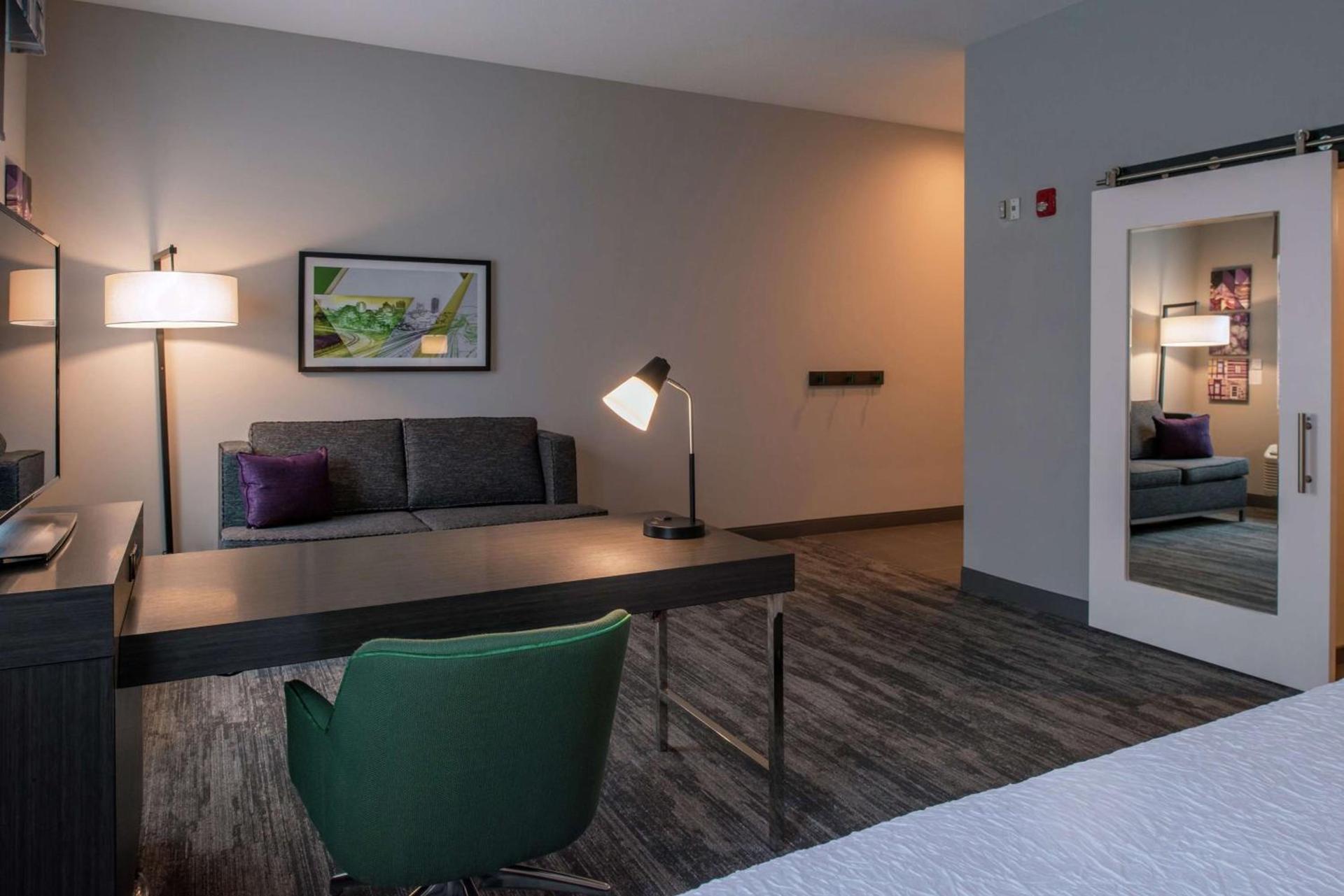 Hampton Inn & Suites Winston-Salem Downtown photo 41