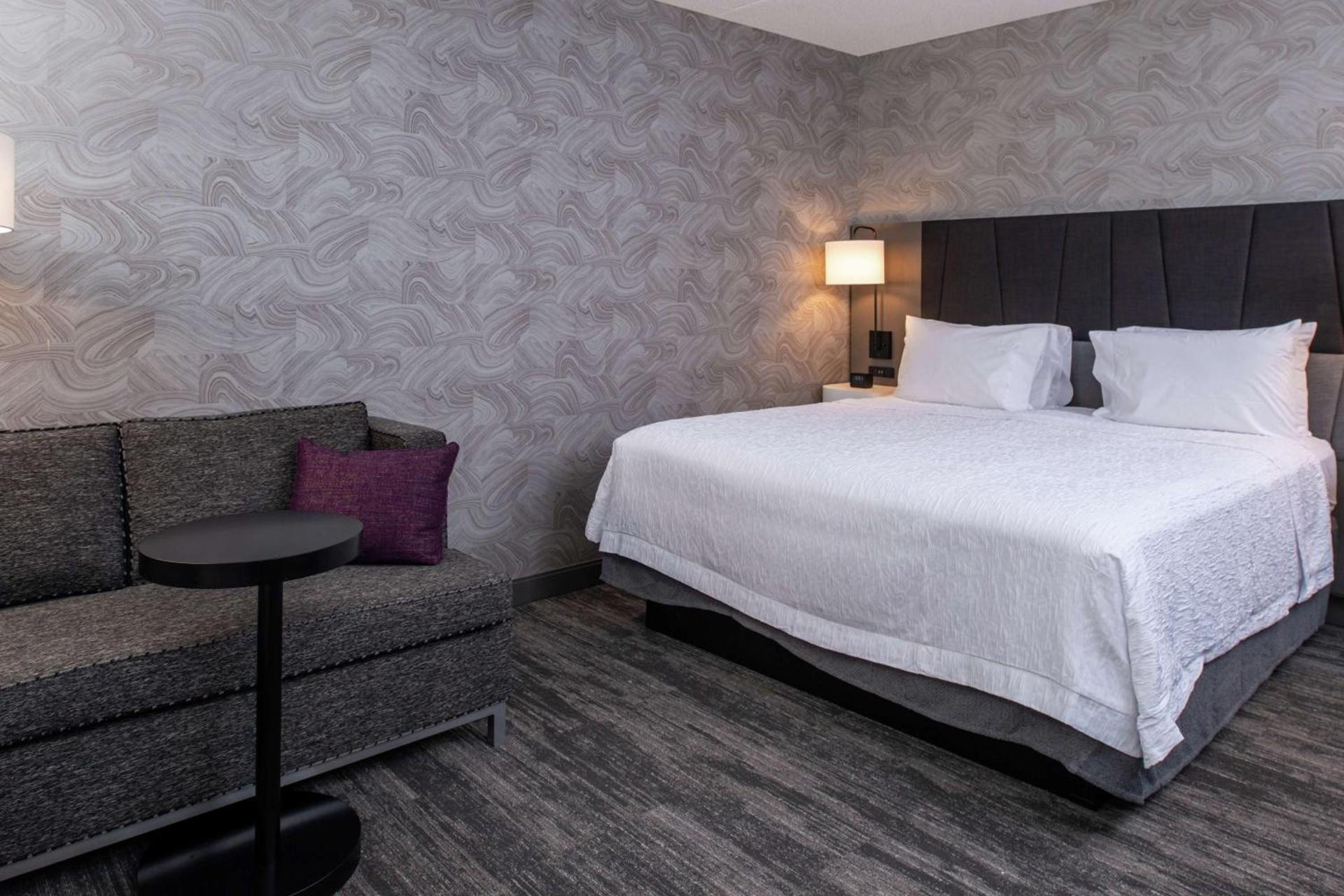 Hampton Inn & Suites Winston-Salem Downtown photo 45