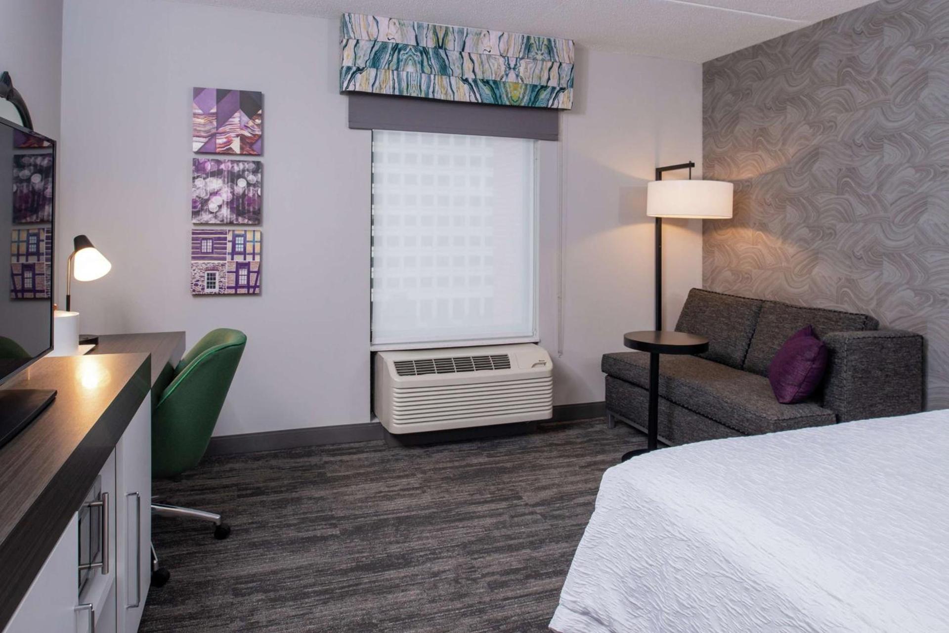 Hampton Inn & Suites Winston-Salem Downtown photo 50