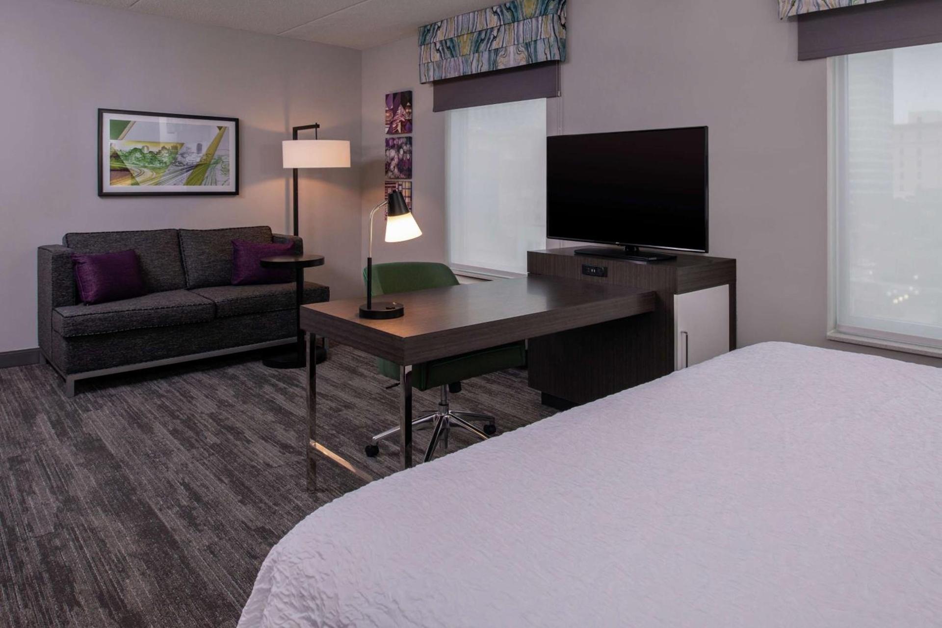 Hampton Inn & Suites Winston-Salem Downtown photo 51