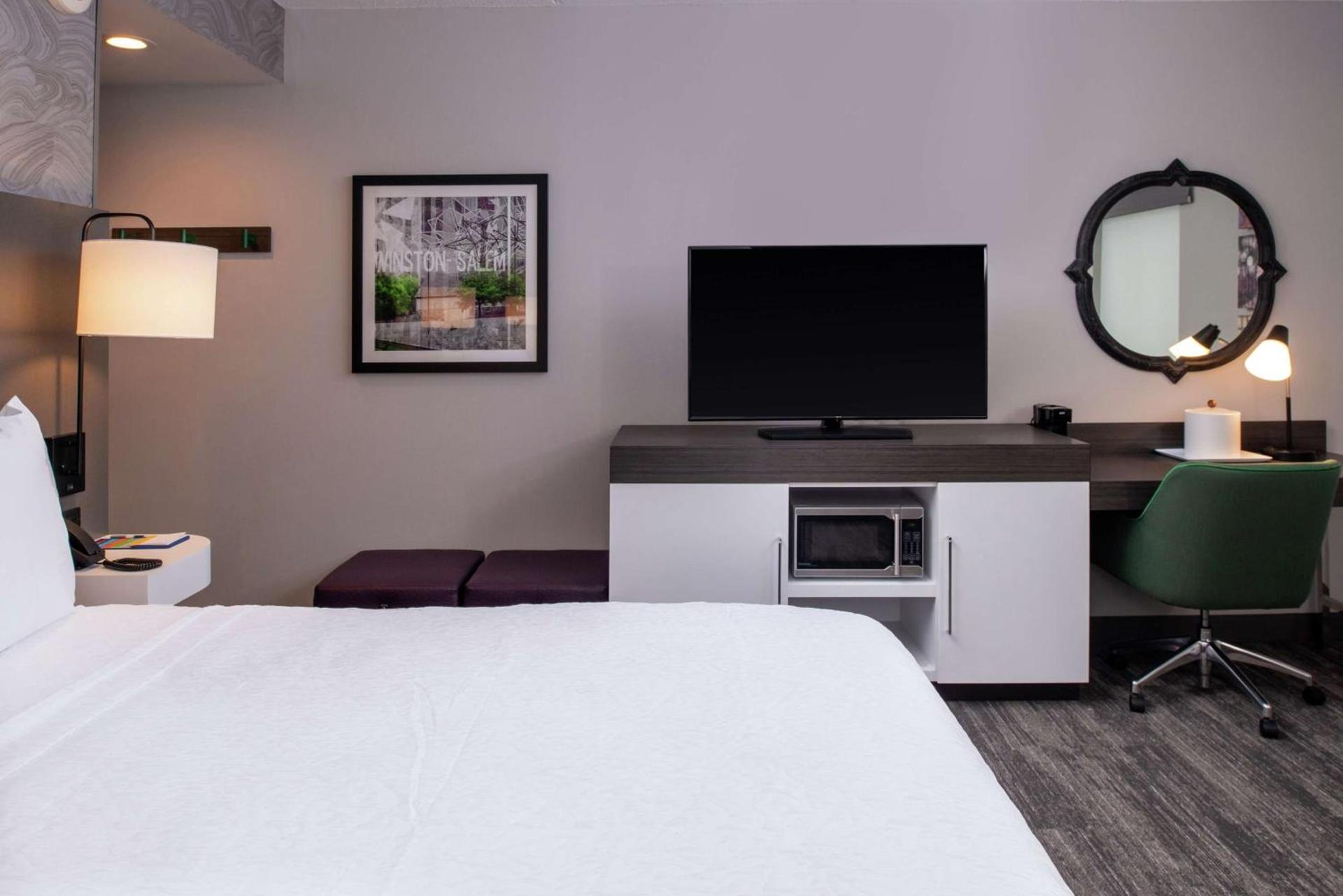 Hampton Inn & Suites Winston-Salem Downtown photo 4
