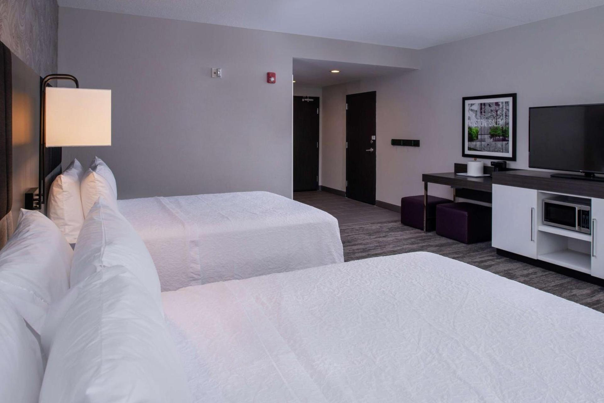 Hampton Inn & Suites Winston-Salem Downtown photo 11
