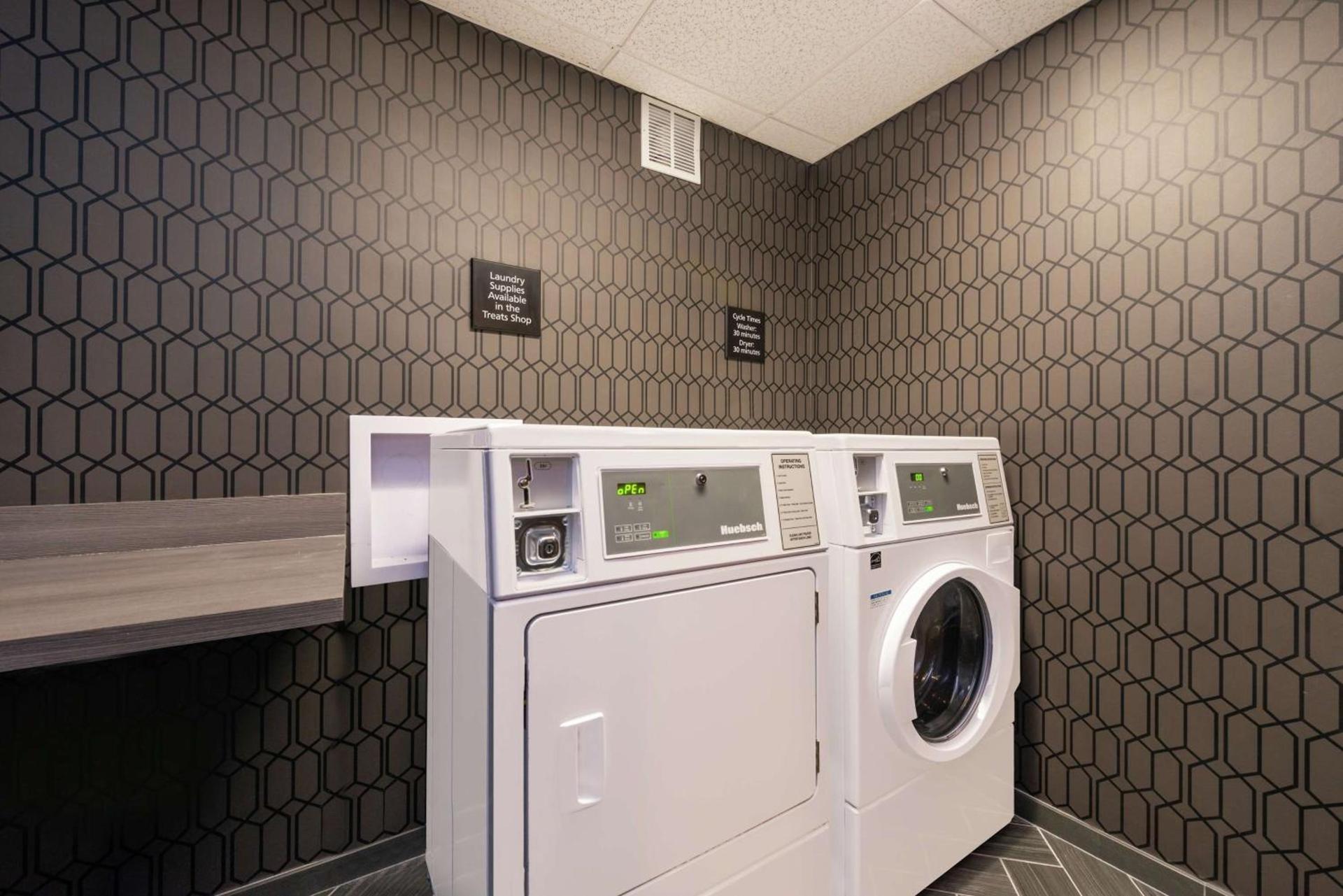 Hampton Inn & Suites Winston-Salem Downtown photo 15