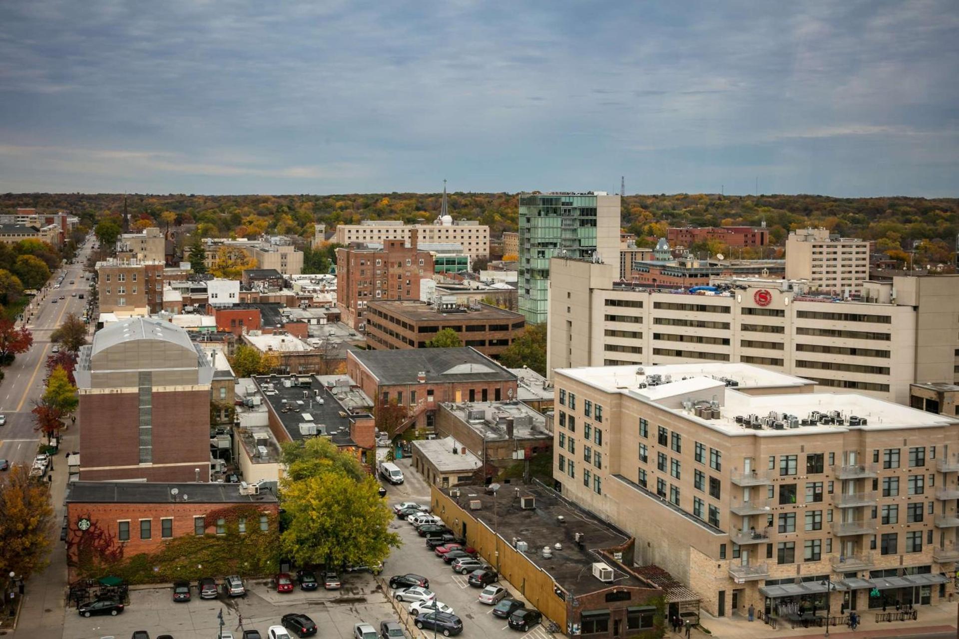 Hilton Garden Inn Iowa City Downtown University photo 43
