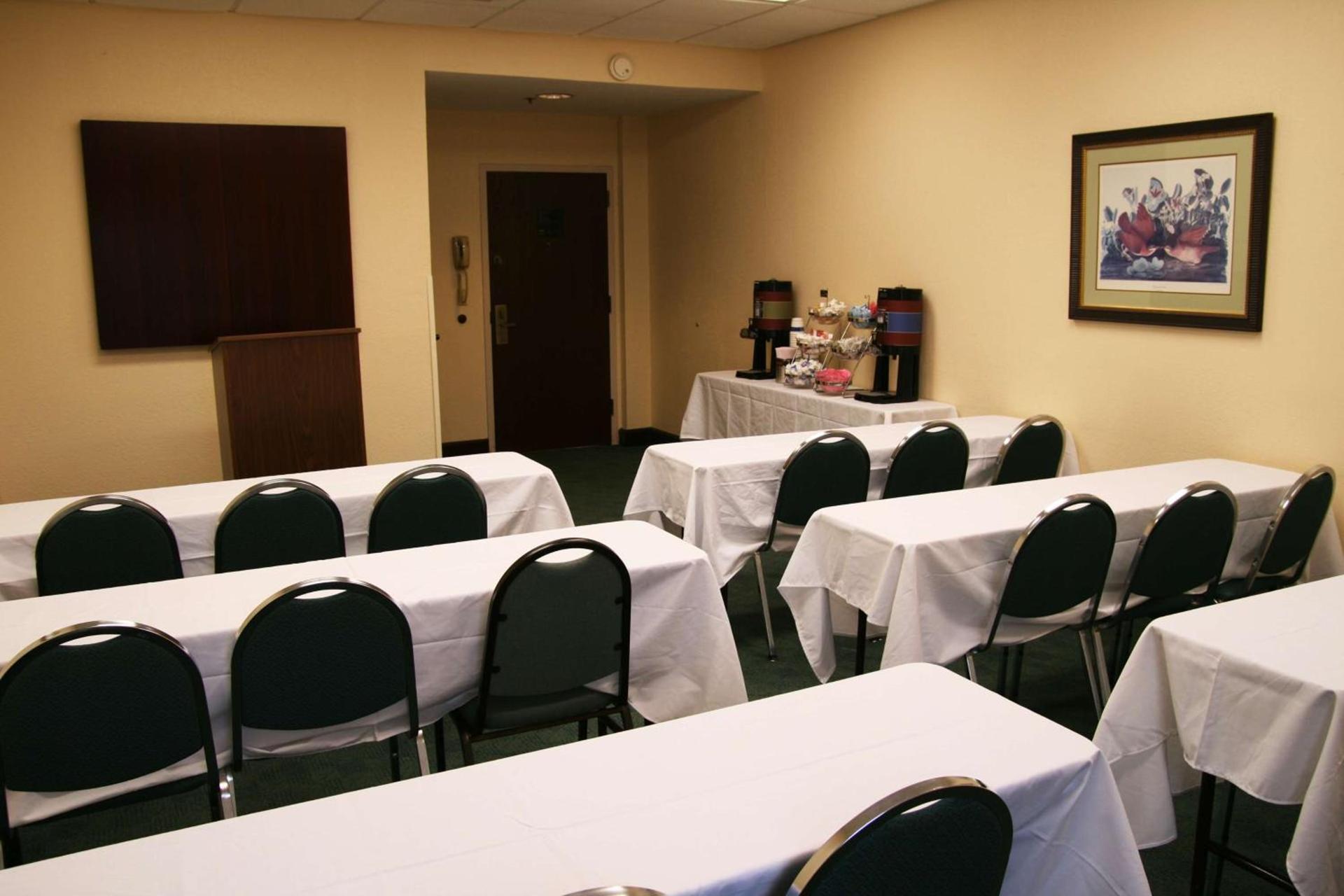 Hampton Inn & Suites Jackson Coliseum photo 46