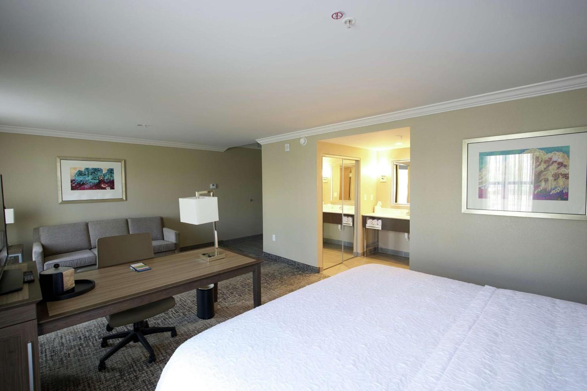 Hampton Inn & Suites Ridgeland photo 51