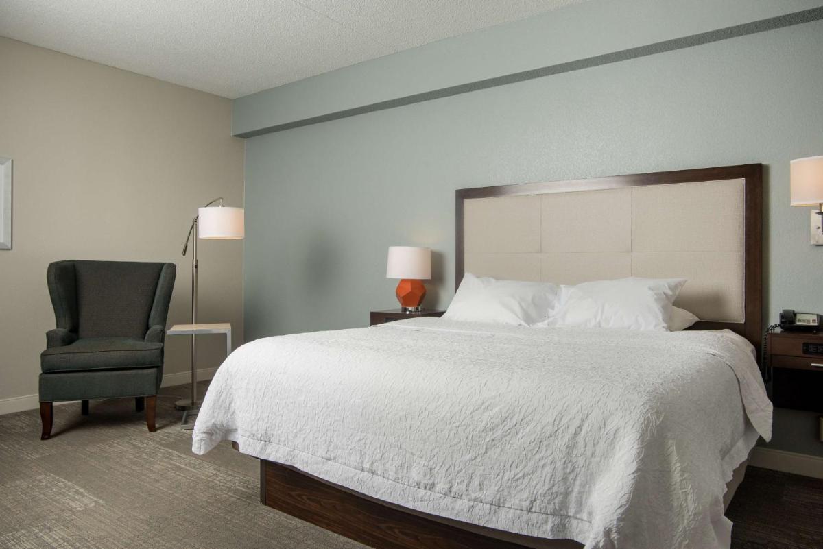 Hampton Inn Joplin photo 24