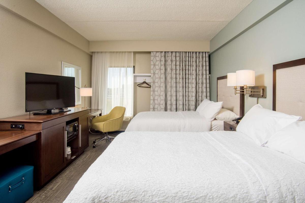 Hampton Inn Joplin photo 19
